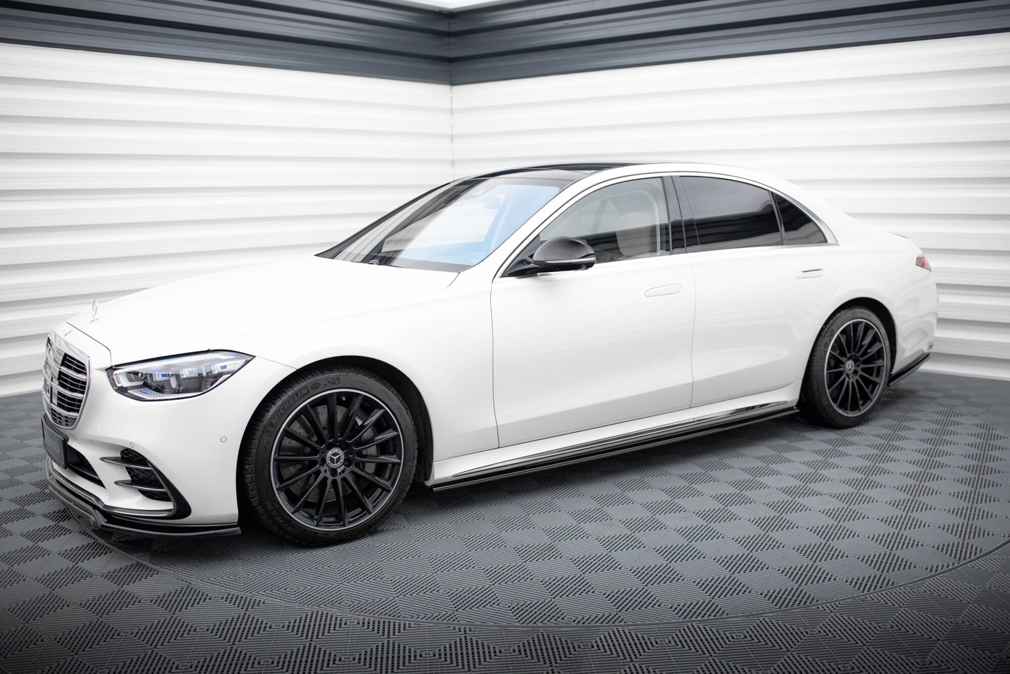 Maxton Design Difusores de taloneras laterales para Mercedes-Benz S AMG-Line W223 - imagen 3