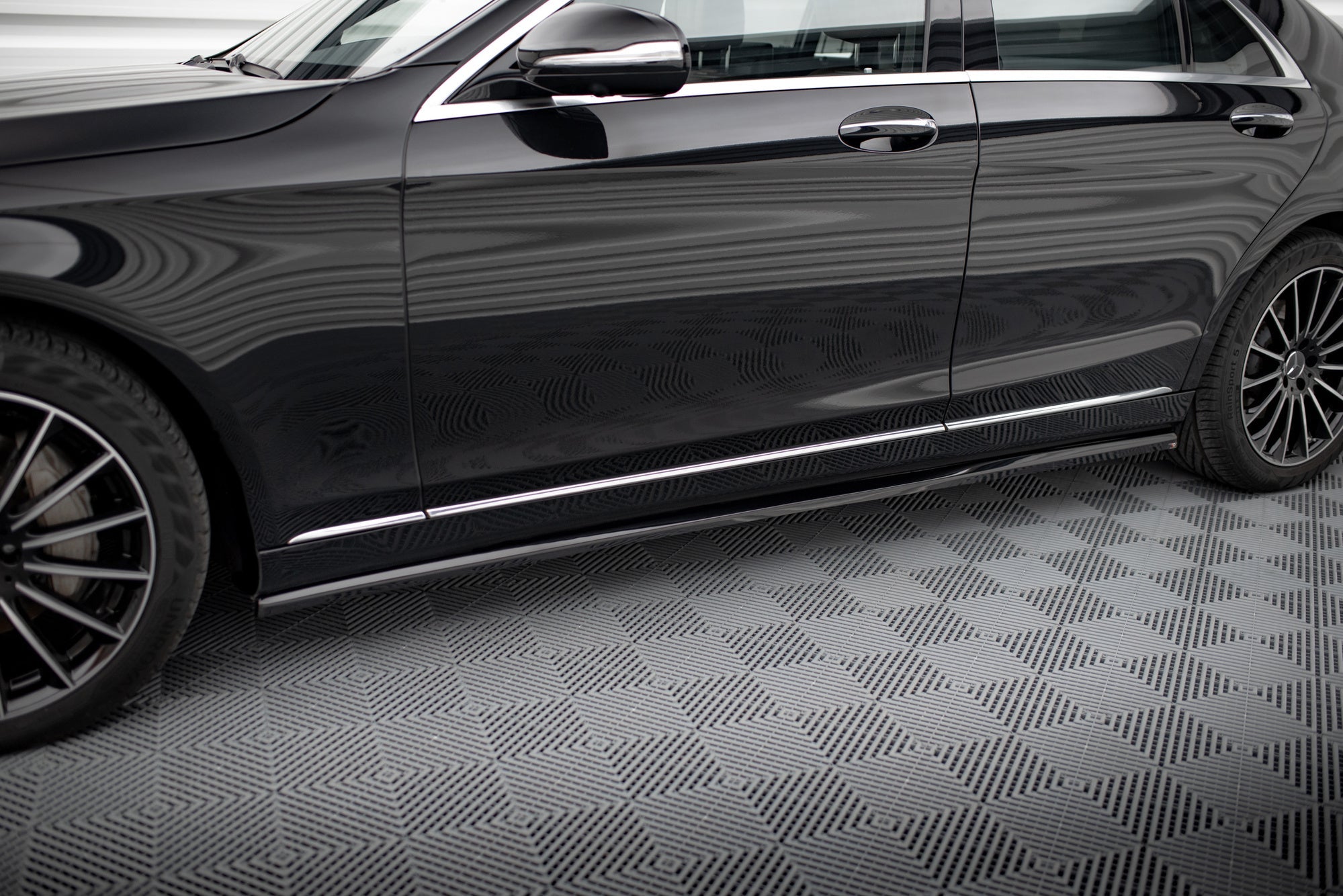 Maxton Design Difusores de taloneras laterales para Mercedes-Benz S W222 - imagen 1