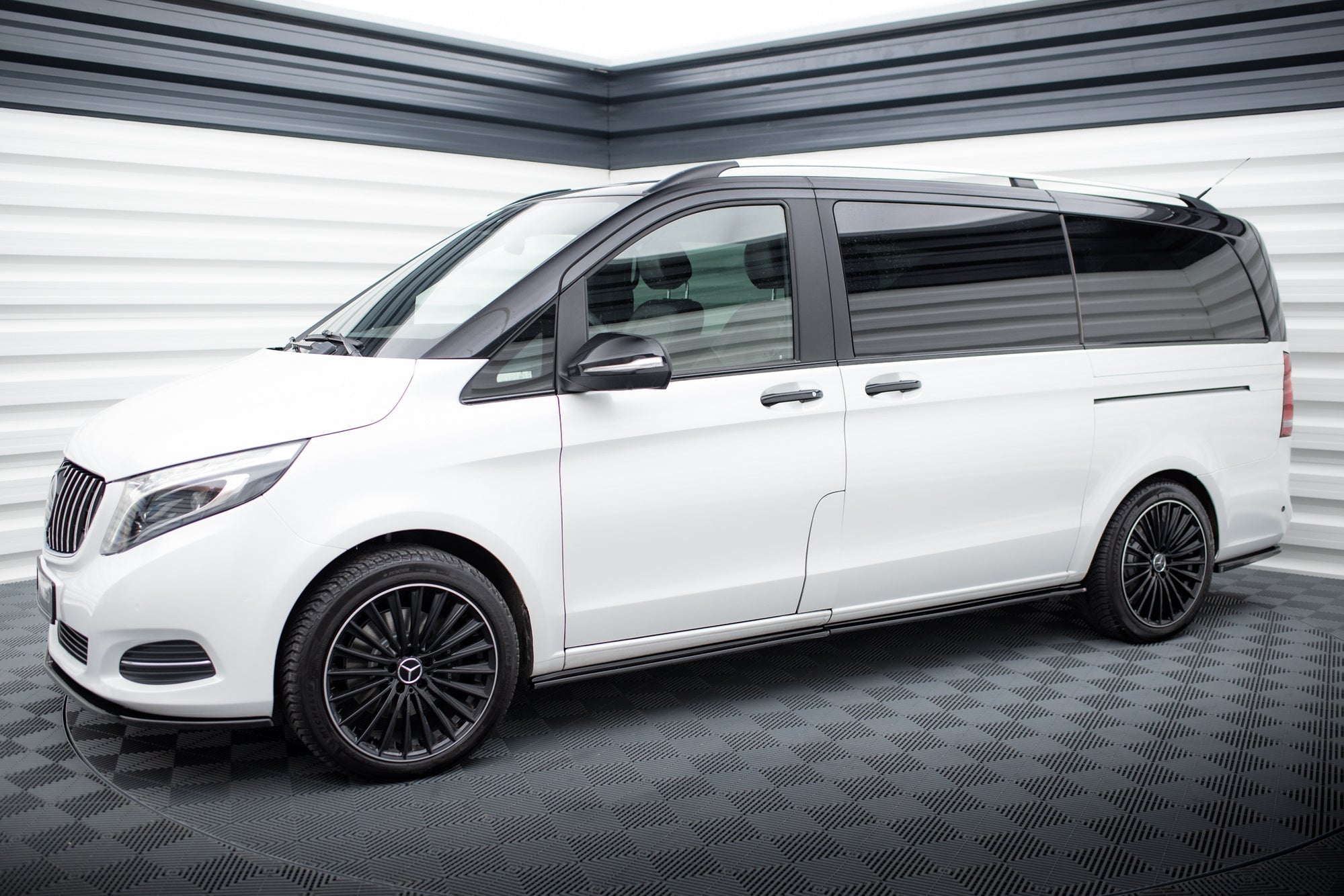 Maxton Design Difusores de taloneras laterales para Mercedes-Benz Vito Extra Long W447 - imagen 1