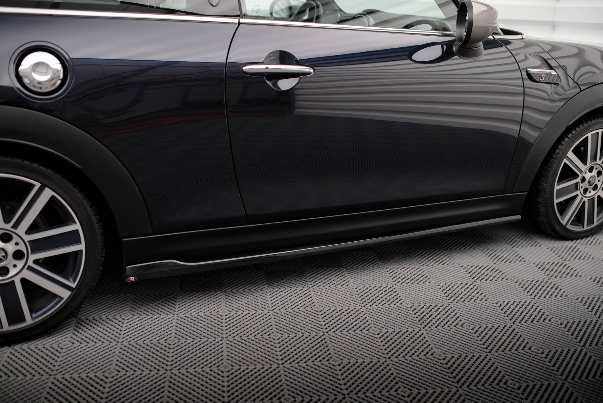 Maxton Design Difusores de taloneras laterales para Mini Cooper S F56 Facelift - imagen 2