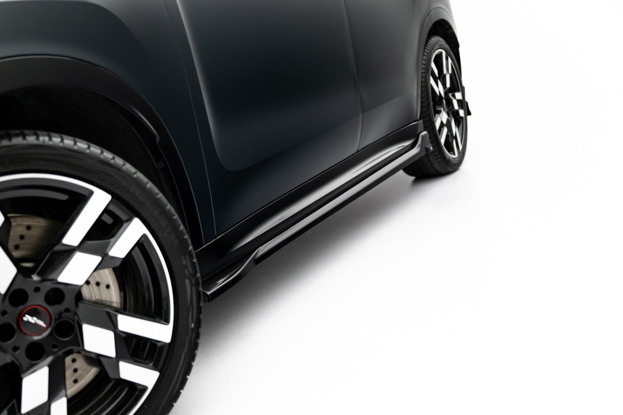 Maxton Design Difusores de taloneras laterales para Mini Countryman JCW U25 - imagen 2