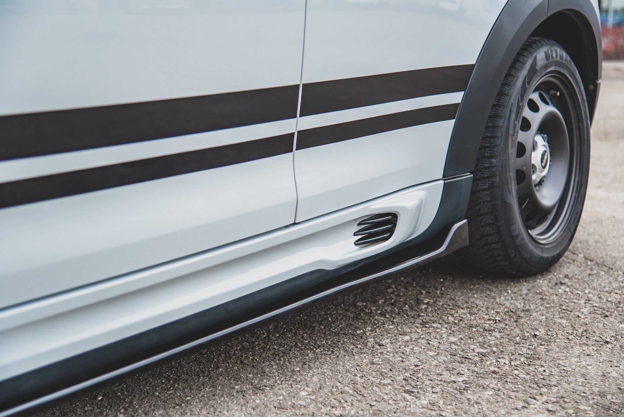 Maxton Design Difusores de taloneras laterales para Mini Countryman Mk1 JCW - imagen 3