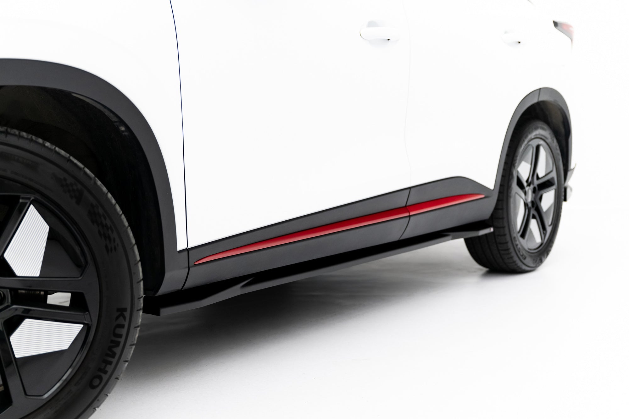 Maxton Design Difusores de taloneras laterales para Omoda 5 Mk1 - imagen 2