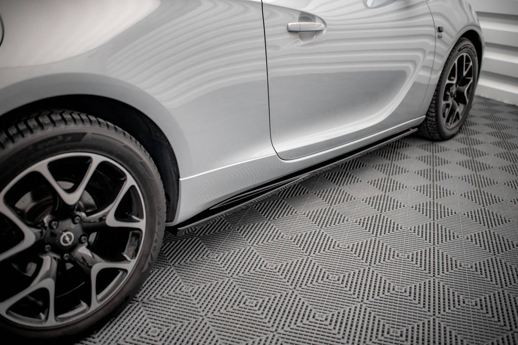 Maxton Design Difusores de taloneras laterales para Opel Astra GTC OPC-Line J - imagen 3