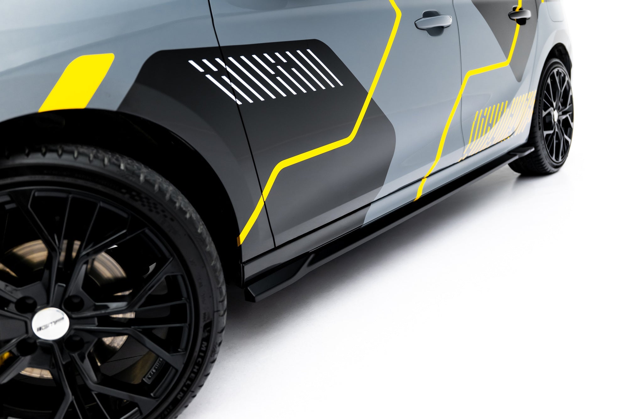 Maxton Design Difusores de taloneras laterales para Opel Corsa F Facelift (Mk6 Facelift) - imagen 2