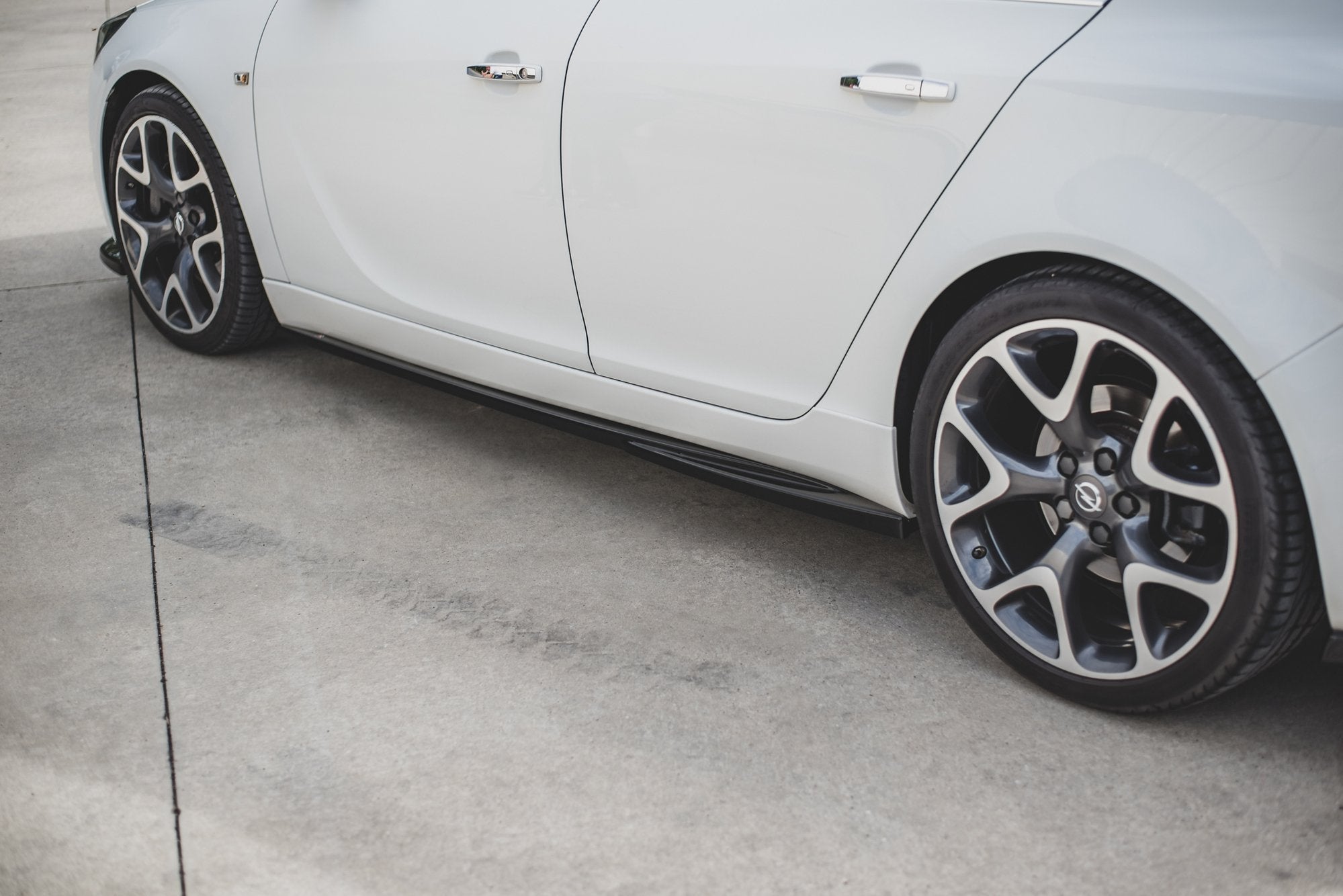 Maxton Design Difusores de taloneras laterales para Opel Insignia Mk. 1 OPC - imagen 2
