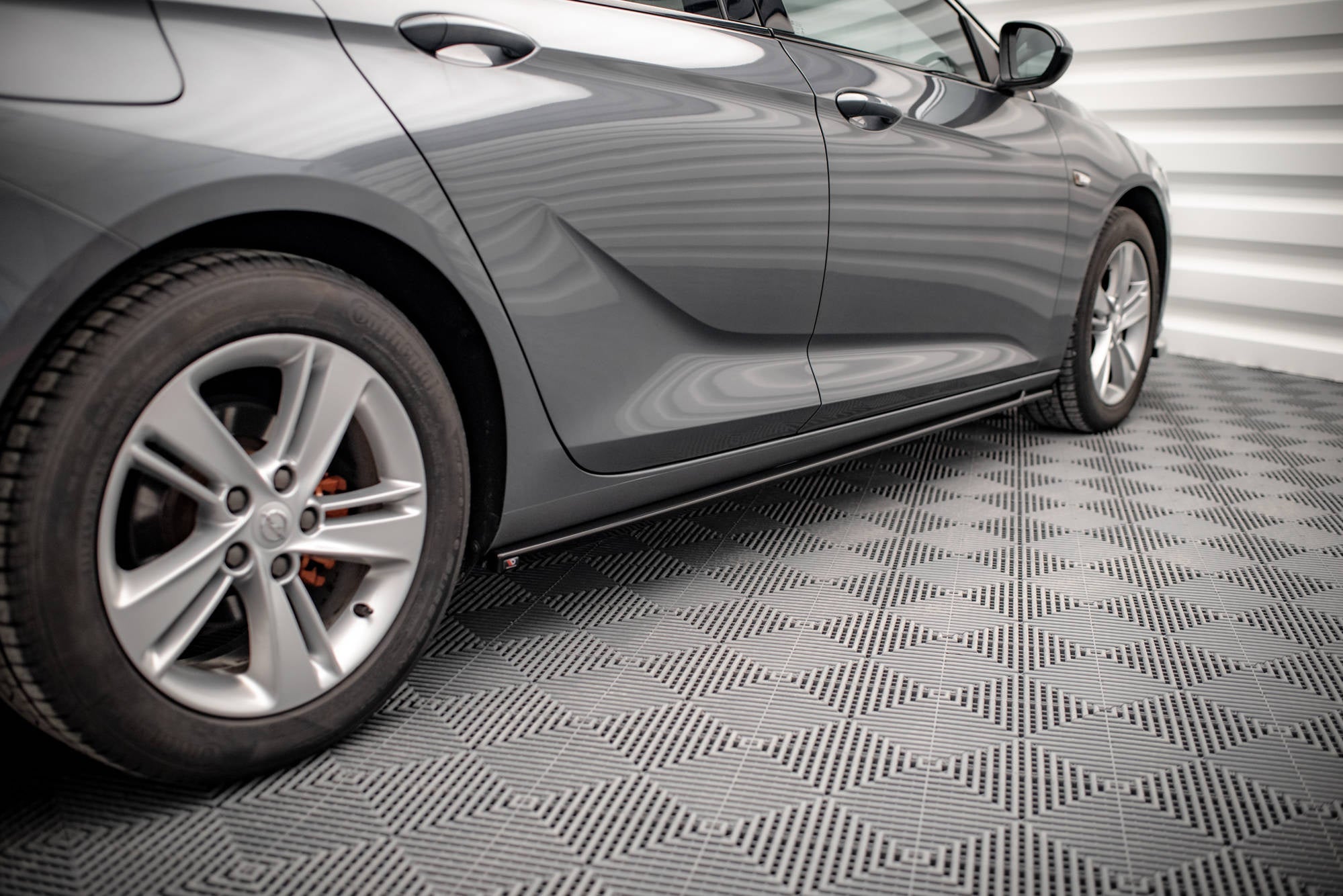 Maxton Design Difusores de taloneras laterales para Opel Insignia Mk2 - imagen 2