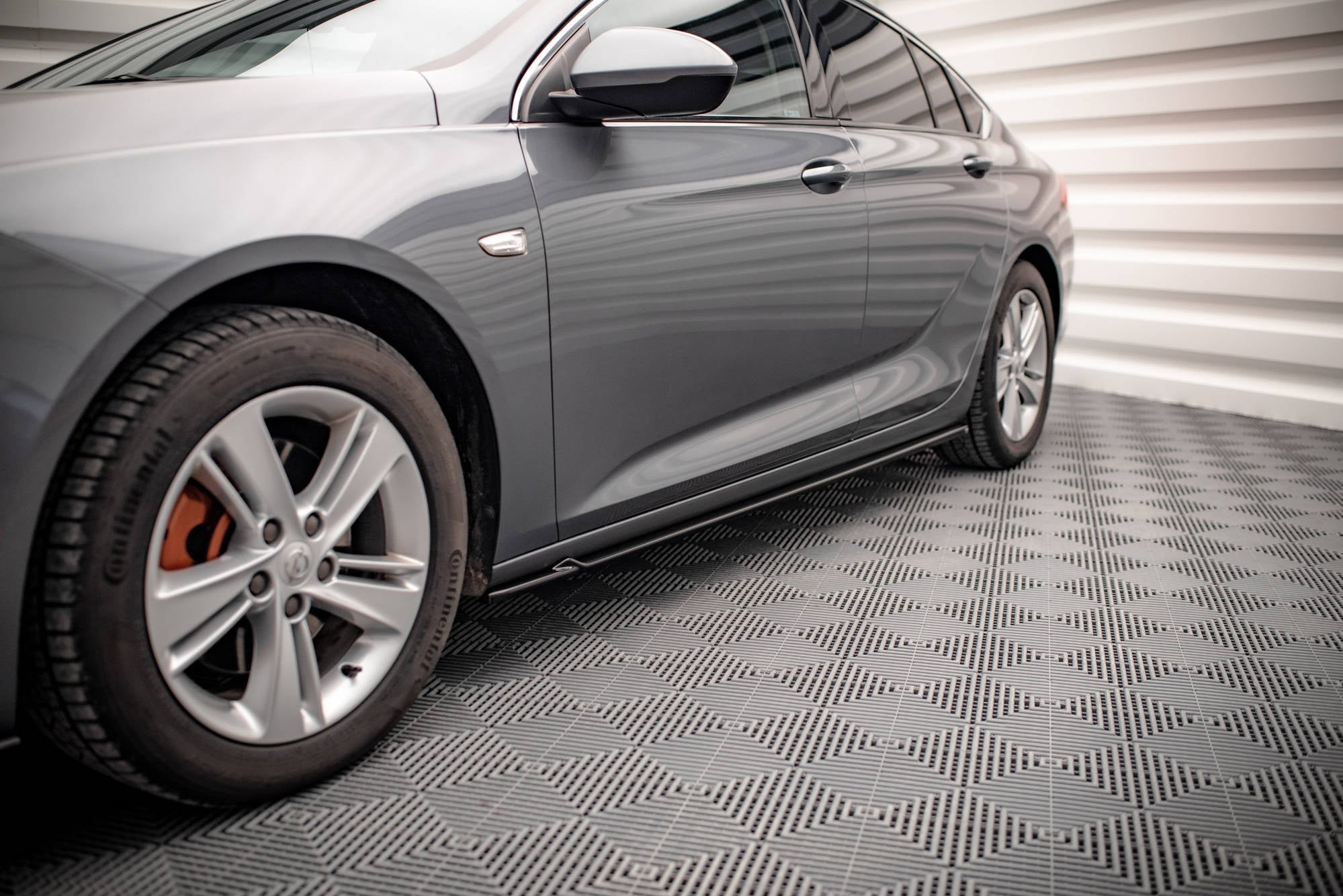 Maxton Design Difusores de taloneras laterales para Opel Insignia Mk2 - imagen 1