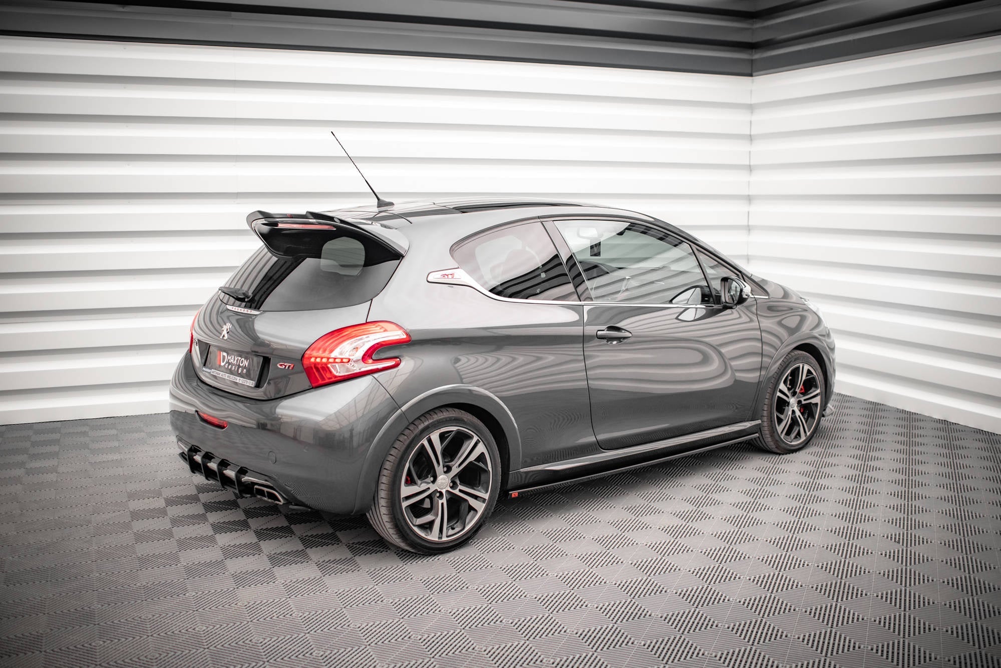 Maxton Design Difusores de taloneras laterales para Peugeot 208 GTi Mk1 - imagen 3