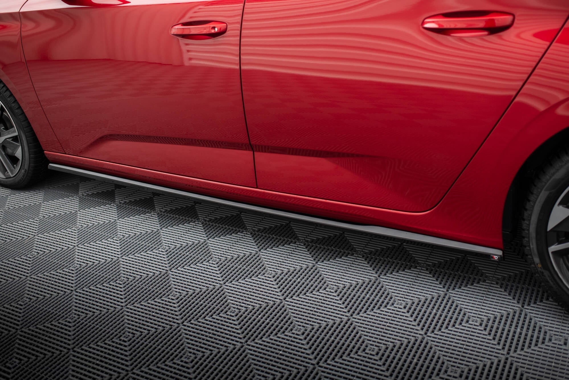 Maxton Design Difusores de taloneras laterales para Peugeot 308 SW Mk3 - imagen 3