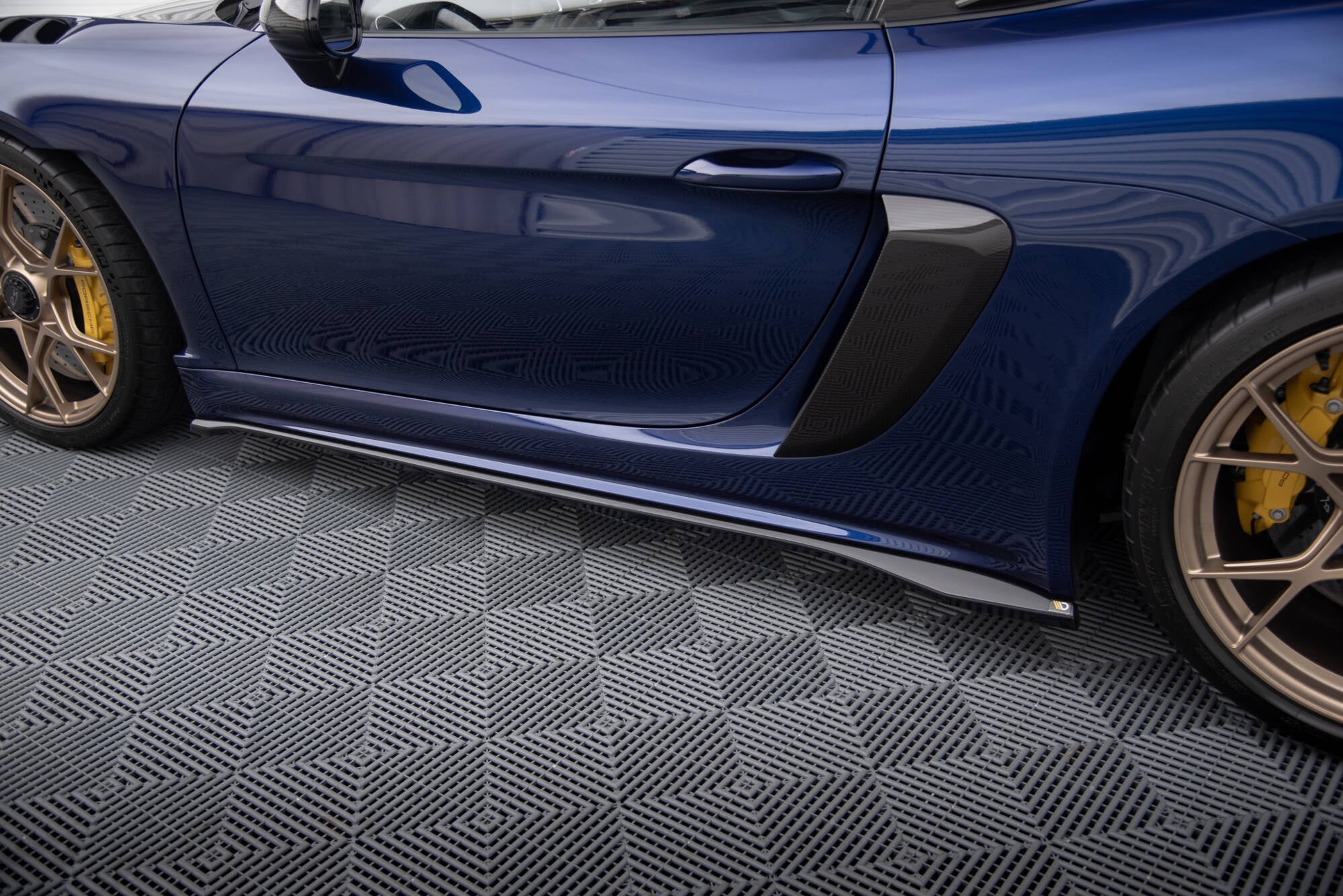 Maxton Design Difusores de taloneras laterales para Porsche 718 Cayman GT4 RS 982c - imagen 2