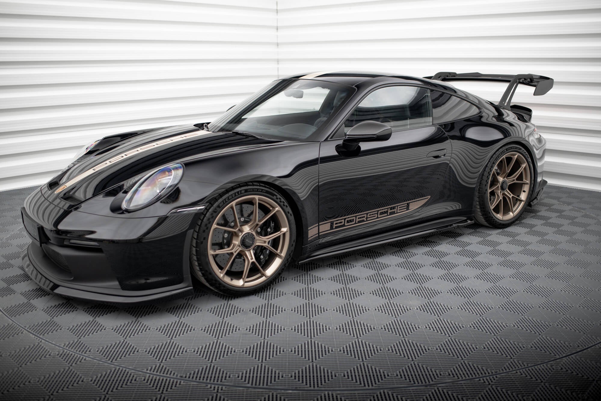 Maxton Design Difusores de taloneras laterales para Porsche 911 992 GT3 - imagen 2