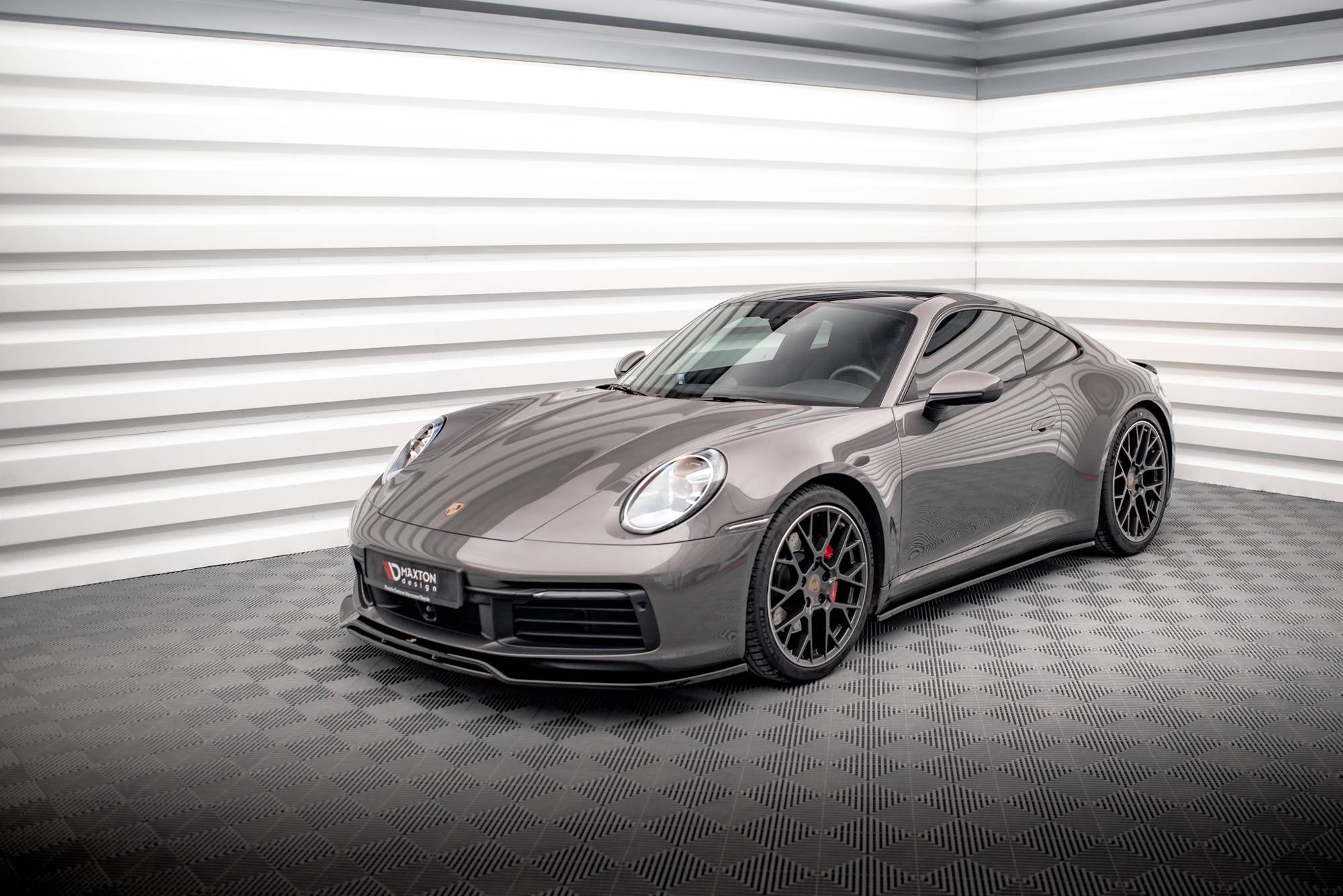 Maxton Design Difusores de taloneras laterales para Porsche 911 Carrera 4S 992 - imagen 3