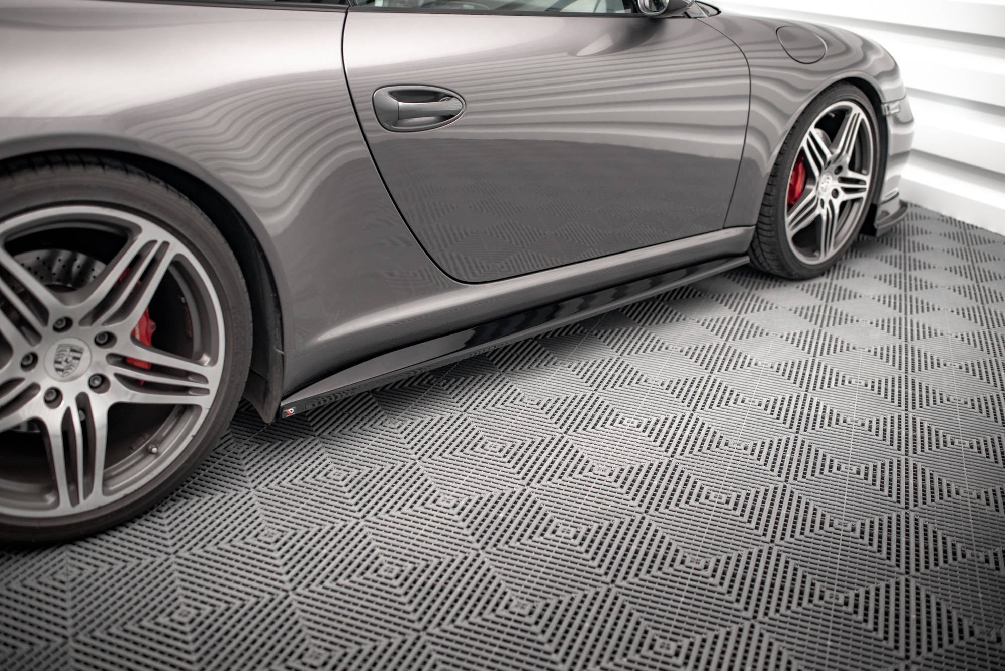 Maxton Design Difusores de taloneras laterales para Porsche 911 Carrera / Carrera GTS 997 Facelift - imagen 1