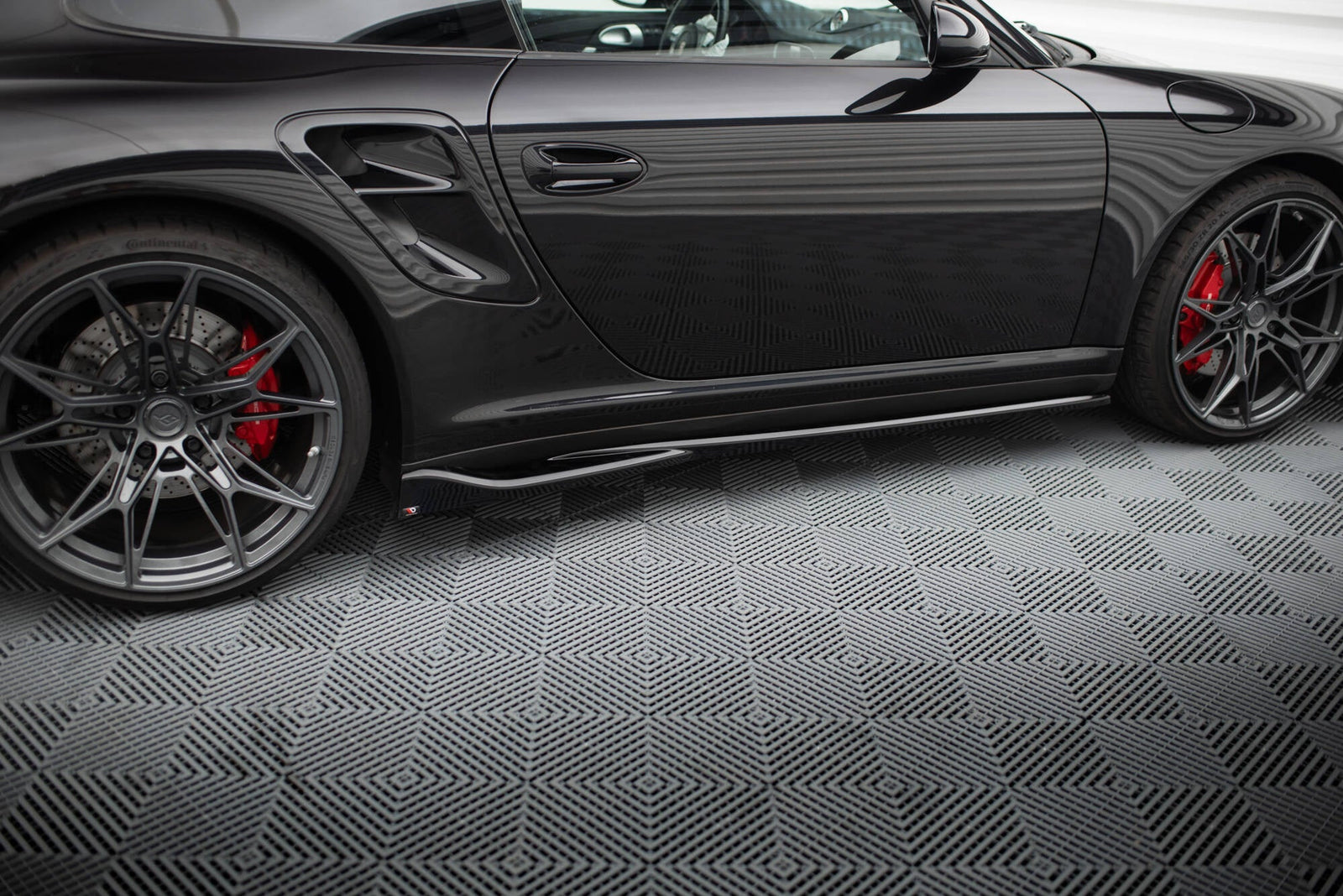 Maxton Design Difusores de taloneras laterales para Porsche 911 Turbo 997 - imagen 1