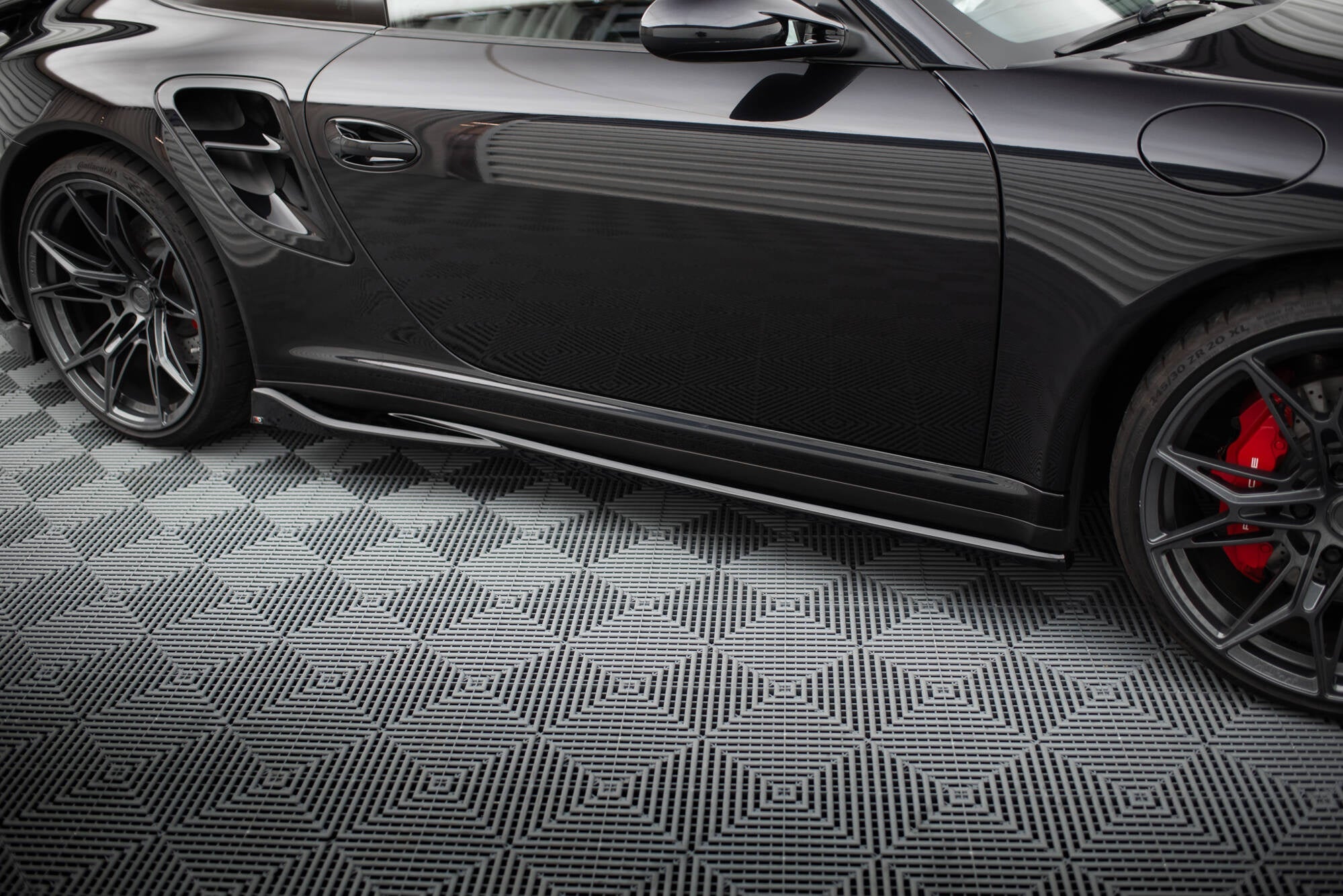 Maxton Design Difusores de taloneras laterales para Porsche 911 Turbo 997 - imagen 2