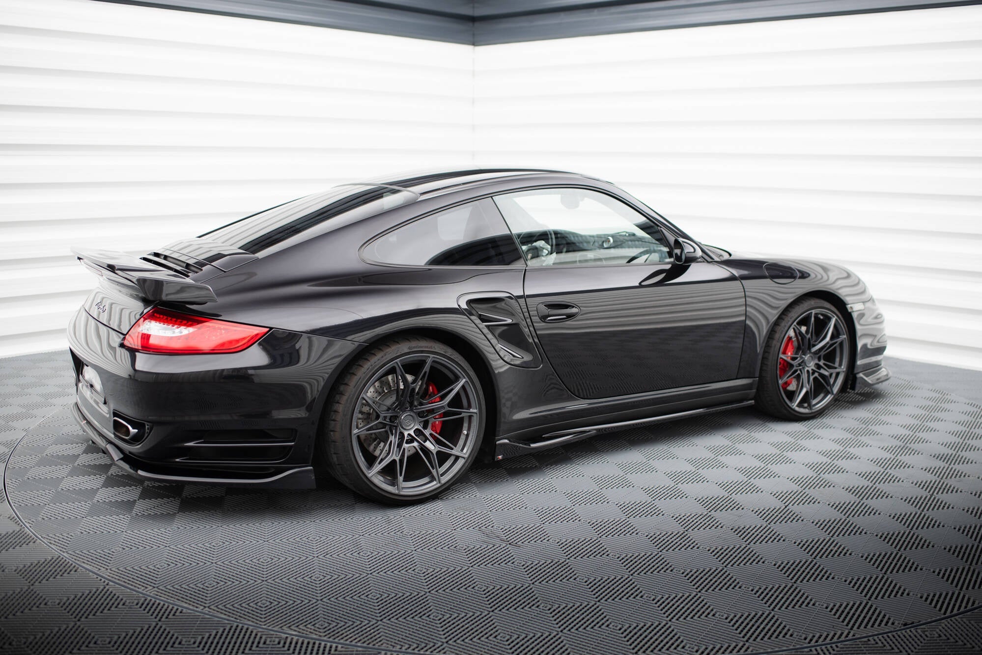 Maxton Design Difusores de taloneras laterales para Porsche 911 Turbo 997 - imagen 3