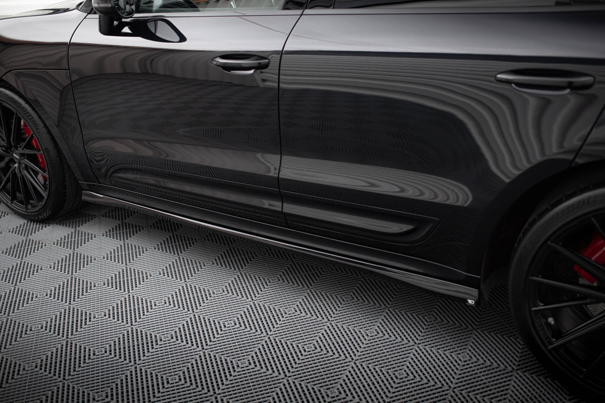 Maxton Design Difusores de taloneras laterales para Porsche Macan T / GTS Mk1 Facelift 2 - imagen 3