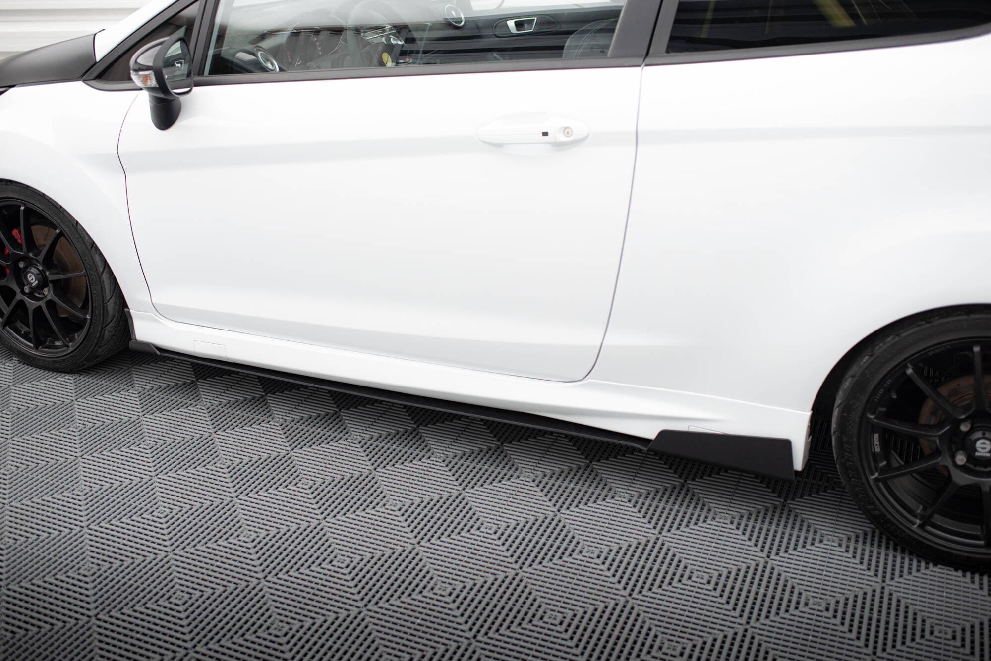 Maxton Design Racing Side Skirts Diffusers para Ford Fiesta ST Mk7 Facelift - imagen 3