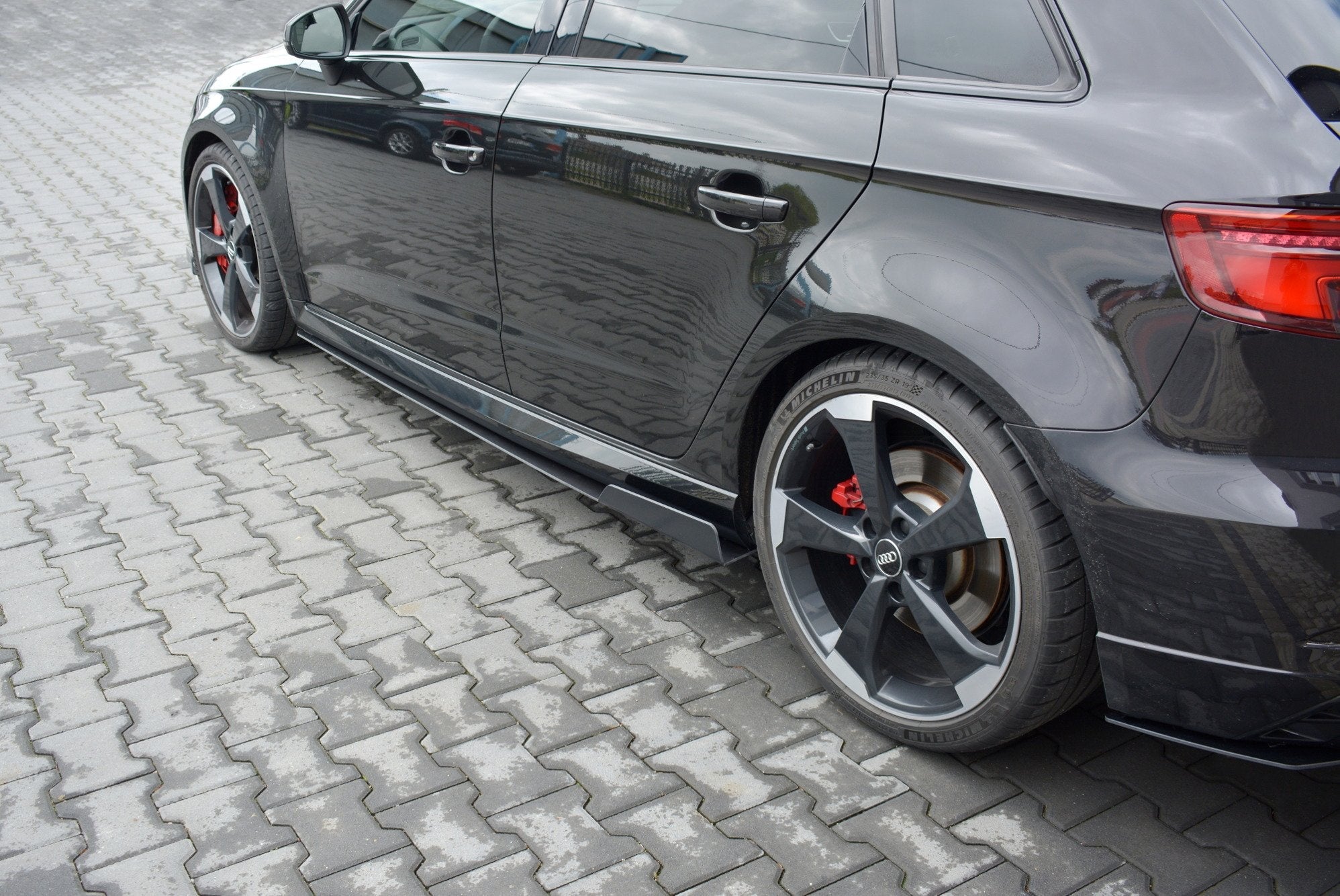 Maxton Design Racing Side Skirts Diffusers V.2 para Audi RS3 Sportback 8V Facelift - imagen 3