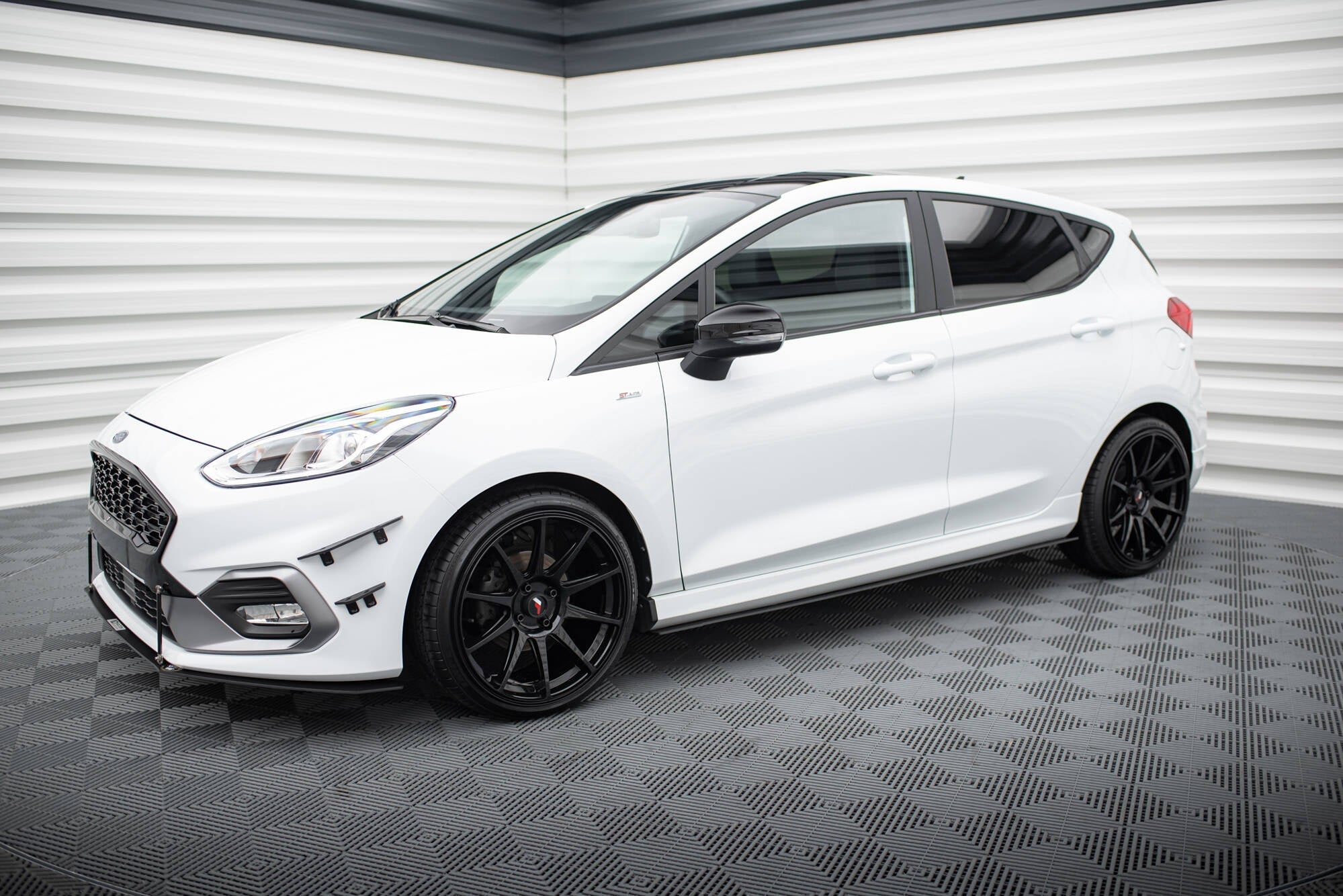 Maxton Design Racing Side Skirts Diffusers V.2 para Ford Fiesta Mk8 ST / ST-Line - imagen 2