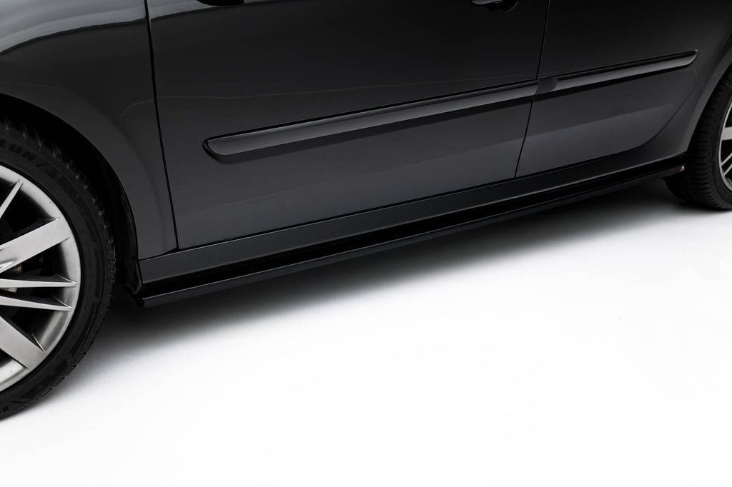 Maxton Design Difusores de taloneras laterales para Renault Laguna Hatchback GT Mk3 - imagen 1