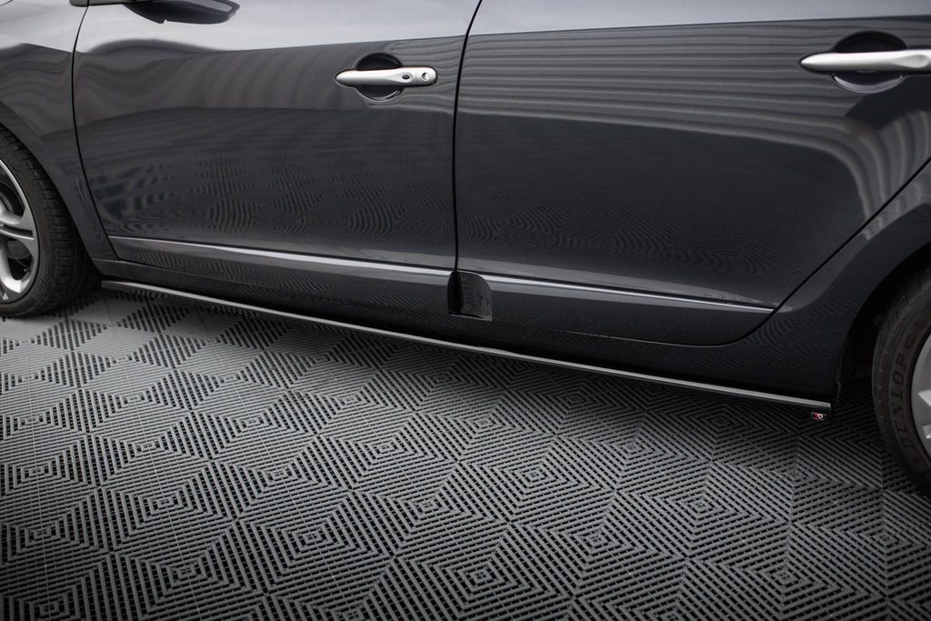 Maxton Design Difusores de taloneras laterales para Renault Megane GT Mk3 Facelift - imagen 3