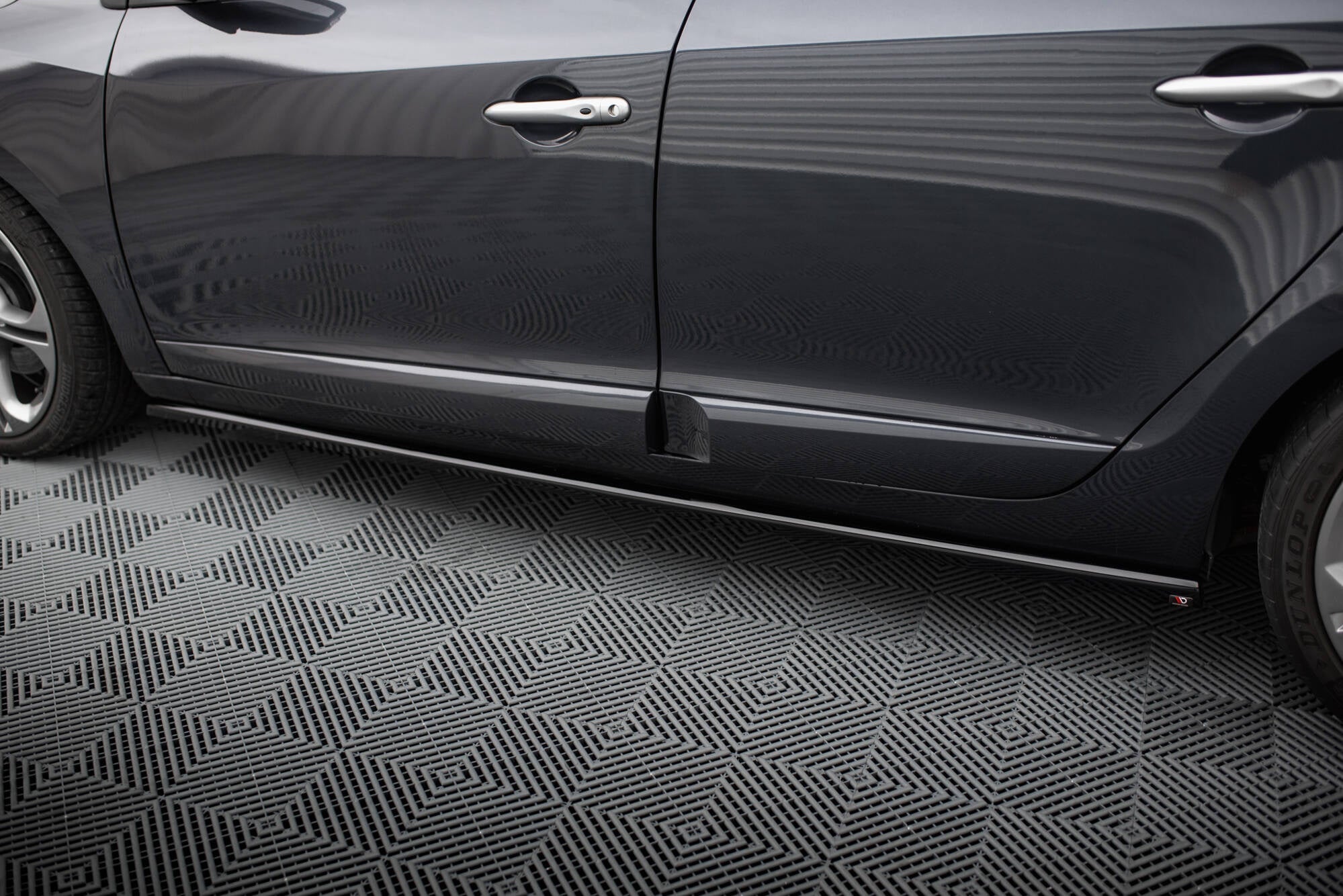 Maxton Design Difusores de taloneras laterales para Renault Megane GT Mk3 Facelift - imagen 3