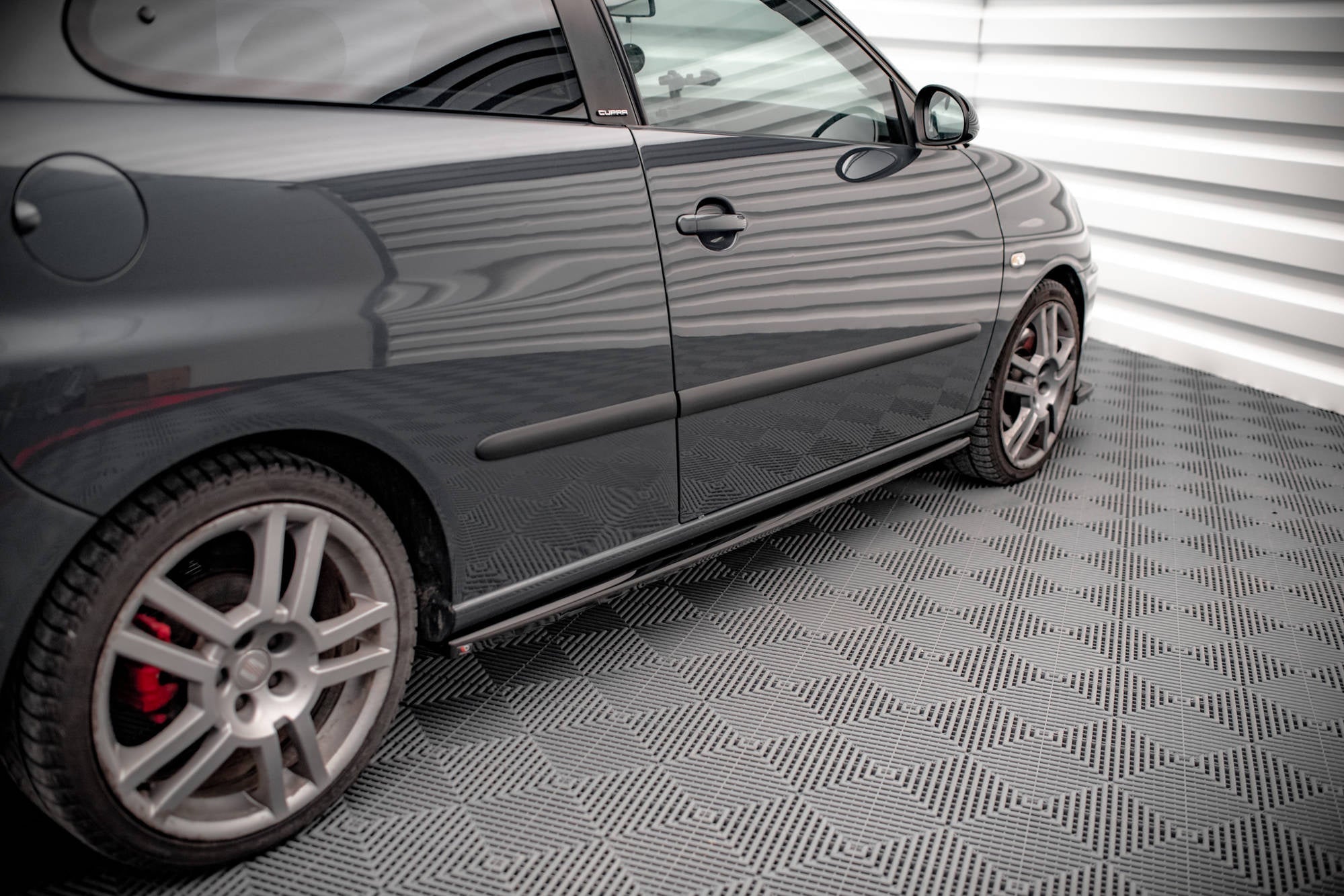 Maxton Design Difusores de taloneras laterales para Seat Ibiza Cupra Mk3 - imagen 3