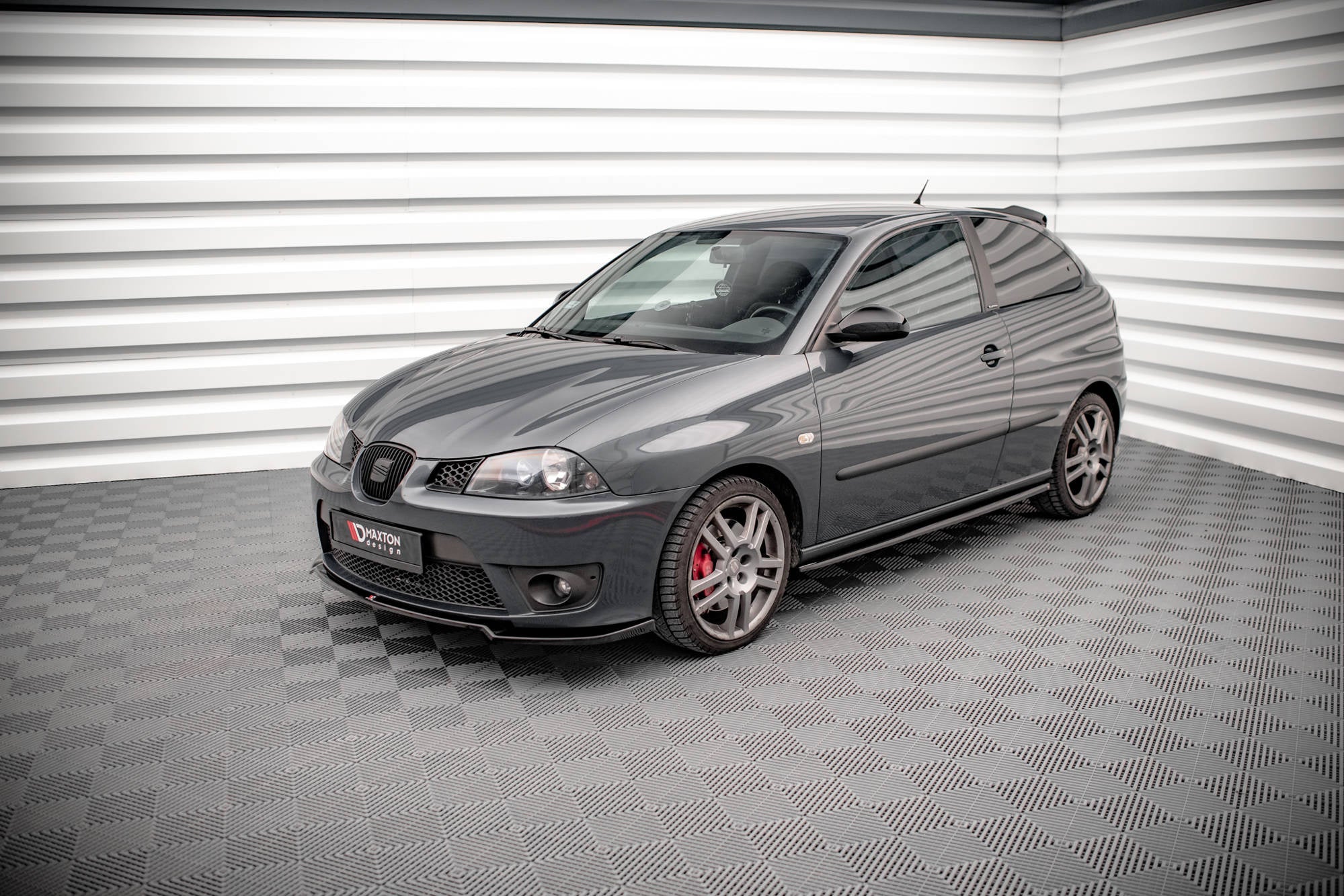 Maxton Design Difusores de taloneras laterales para Seat Ibiza Cupra Mk3 - imagen 1