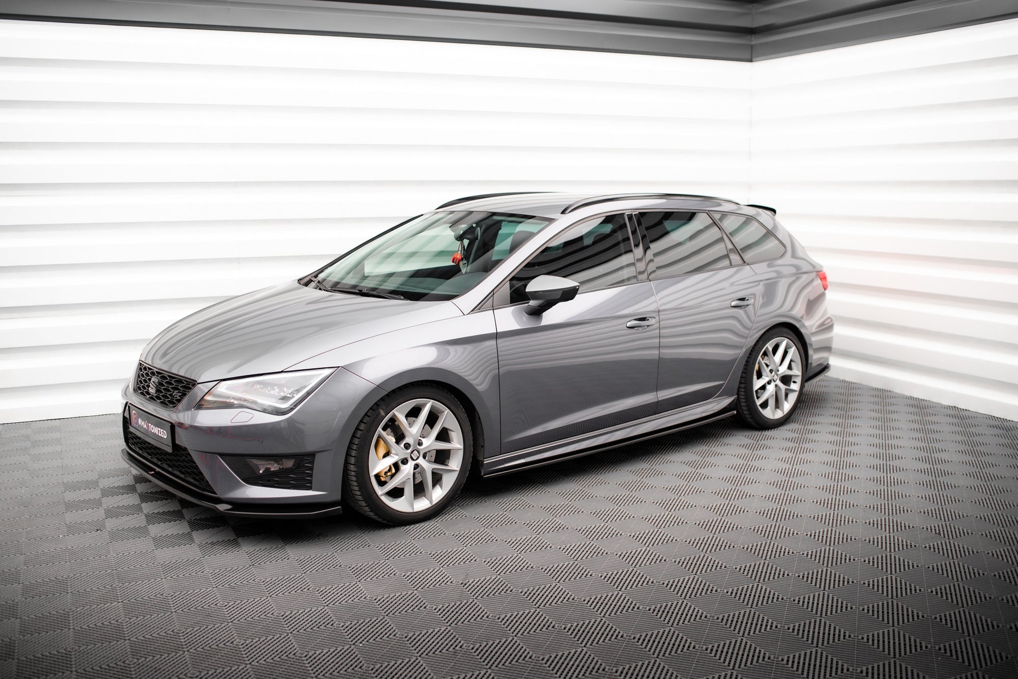 Maxton Design Difusores de taloneras laterales para Seat Leon Cupra / FR / Standard Aero Mk3 / Mk3 Facelift - imagen 2