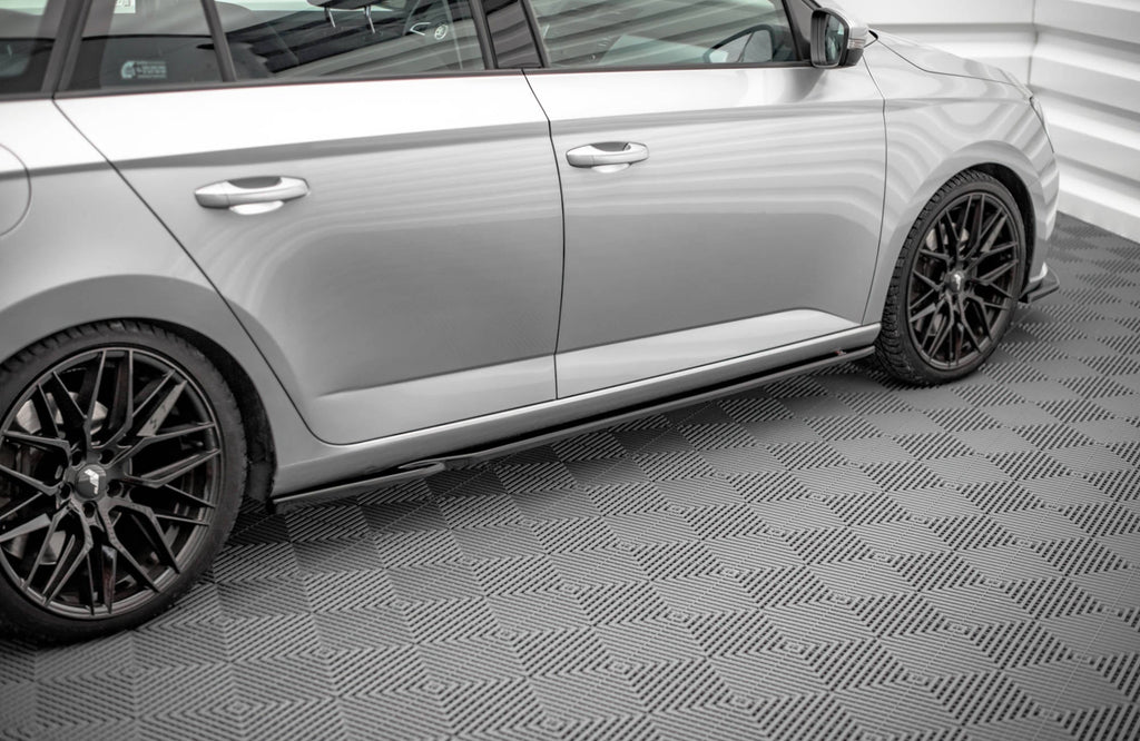 Maxton Design Difusores de taloneras laterales para Skoda Fabia Mk3 - imagen 1