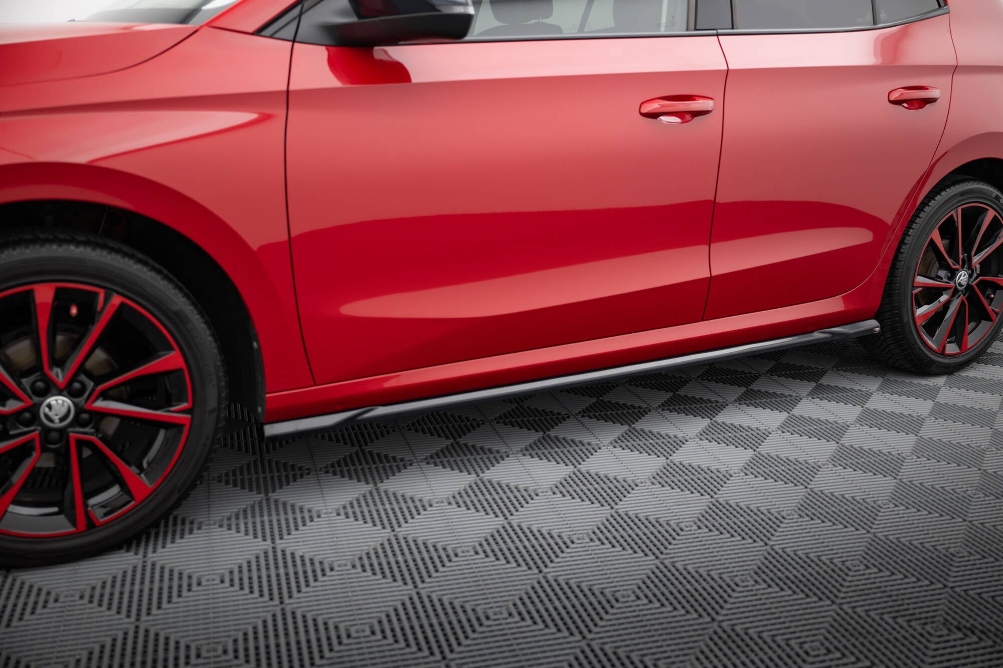 Maxton Design Difusores de taloneras laterales para Skoda Fabia Mk4 - imagen 1