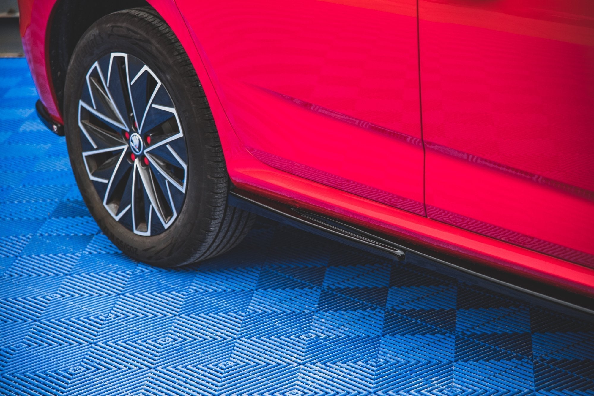 Maxton Design Difusores de taloneras laterales para Skoda Kamiq - imagen 4