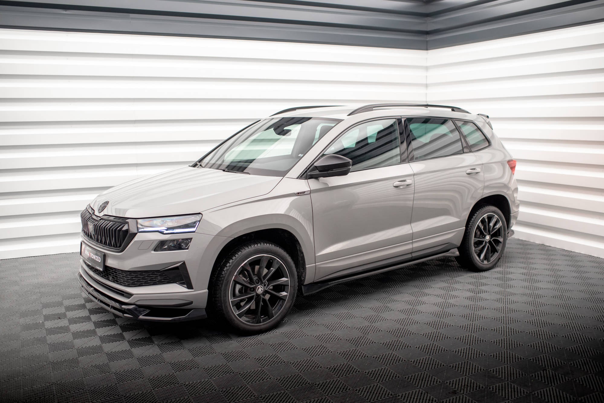Maxton Design Difusores de taloneras laterales para Skoda Karoq Sportline Mk1 - imagen 2