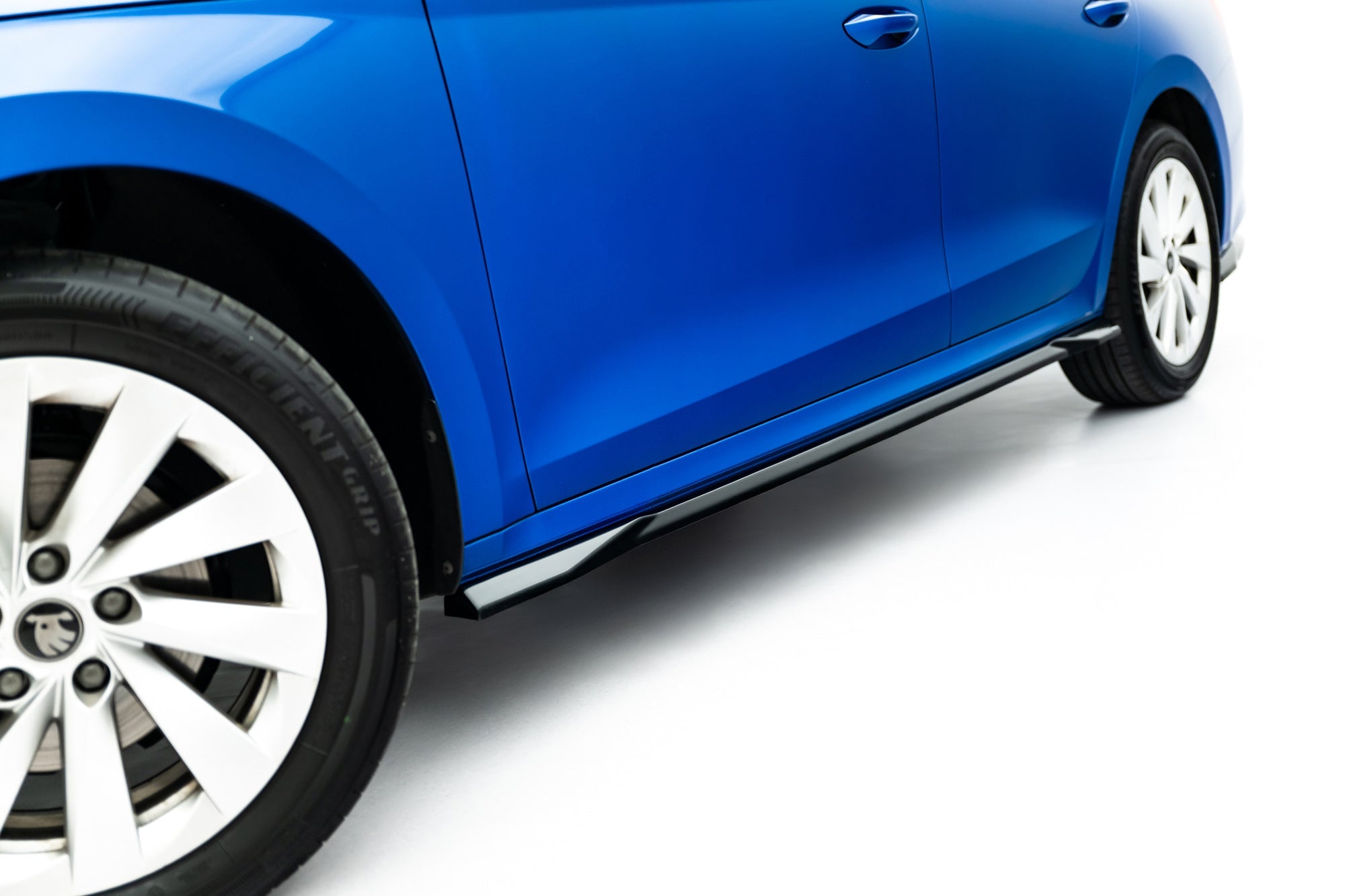 Maxton Design Difusores de taloneras laterales para Skoda Octavia Liftback / Combi Mk4 Facelift - imagen 2