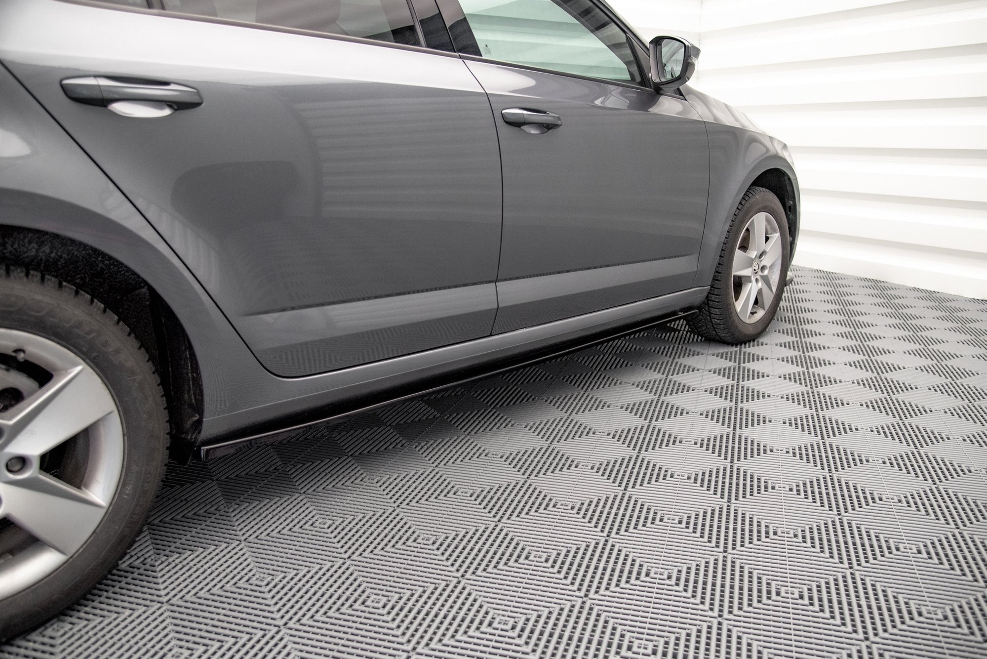 Maxton Design Difusores de taloneras laterales para Skoda Octavia Mk3 Facelift - imagen 1