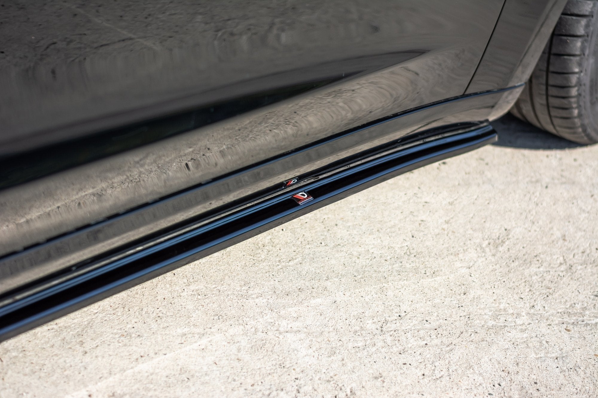 Maxton Design Difusores de taloneras laterales para Tesla Model 3 / Model 3 Performance Mk1 / Mk1 Facelift - imagen 3