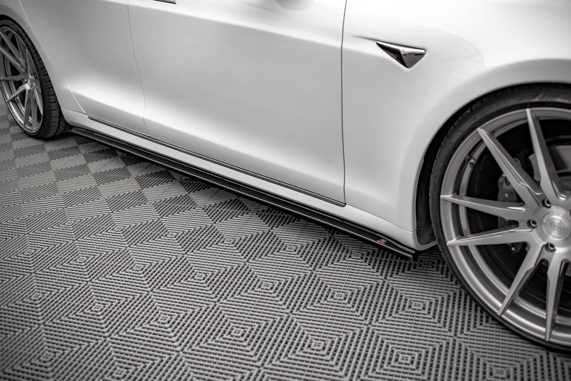 Maxton Design Difusores de taloneras laterales para Tesla Model S Facelift - imagen 3