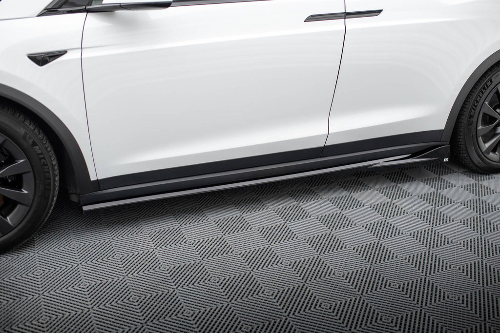 Maxton Design Difusores de taloneras laterales para Tesla Model X Mk1 Facelift - imagen 1