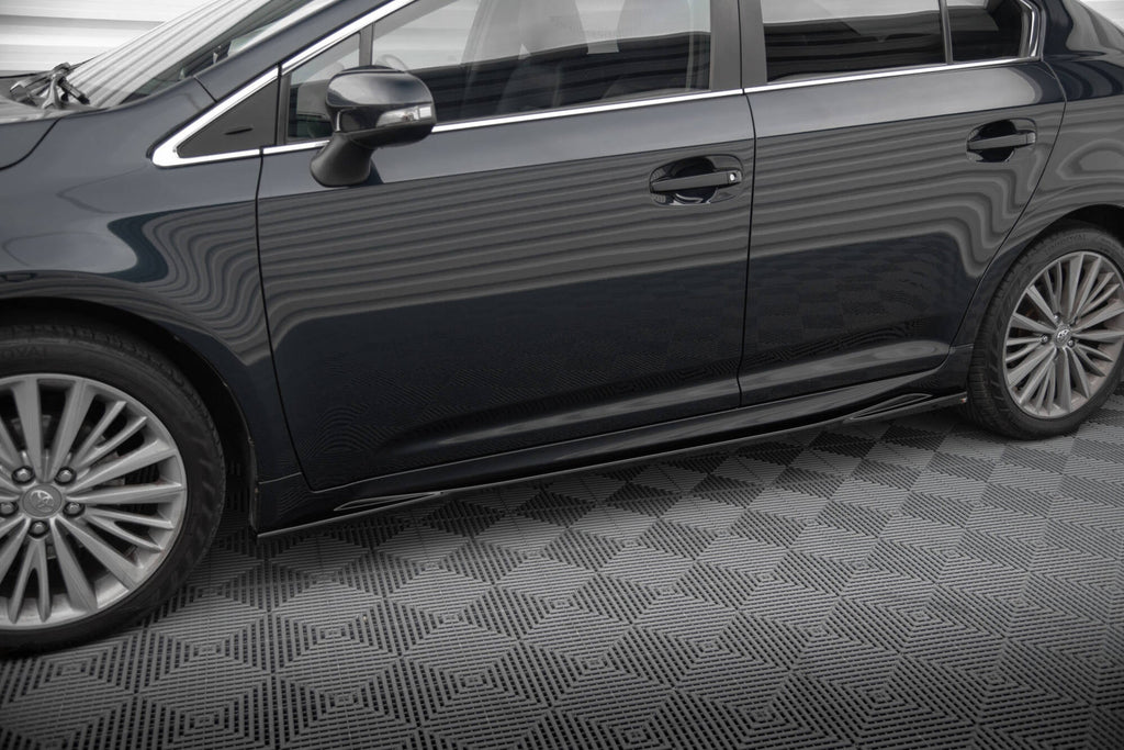 Maxton Design Difusores de taloneras laterales para Toyota Avensis Mk3 Facelift - imagen 1