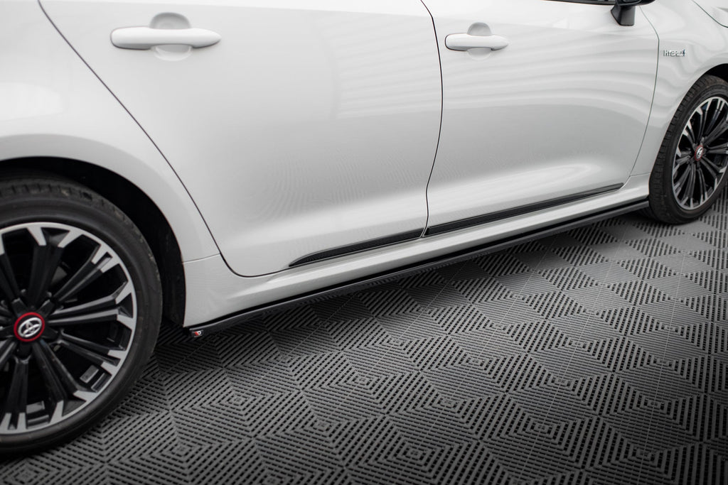 Maxton Design Difusores de taloneras laterales para Toyota Corolla Mk12 Sedan - imagen 2