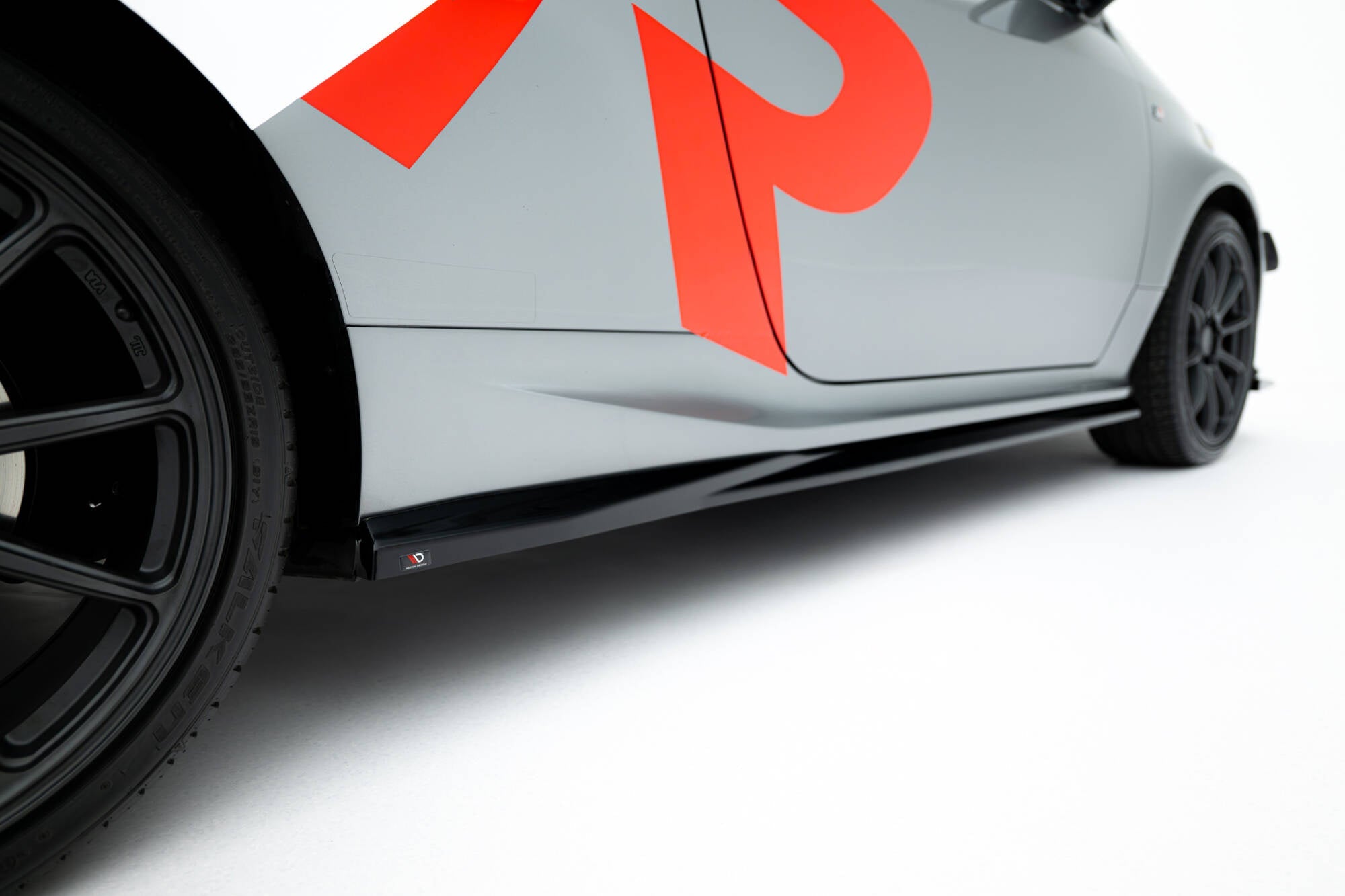 Maxton Design Difusores de taloneras laterales para Toyota GR Yaris Mk4 Facelift - imagen 3