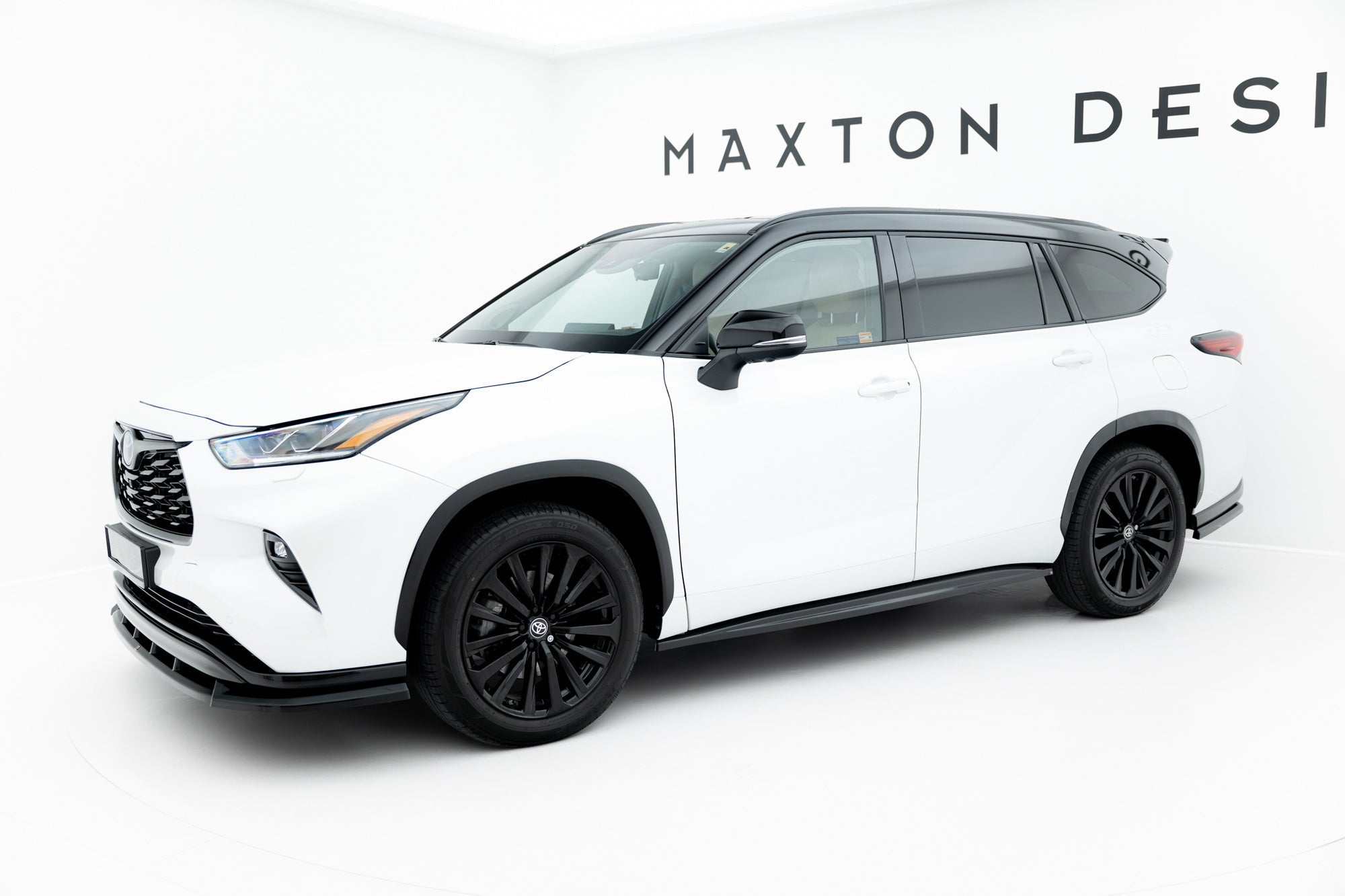Maxton Design Difusores de taloneras laterales para Toyota Highlander Mk4 - imagen 2