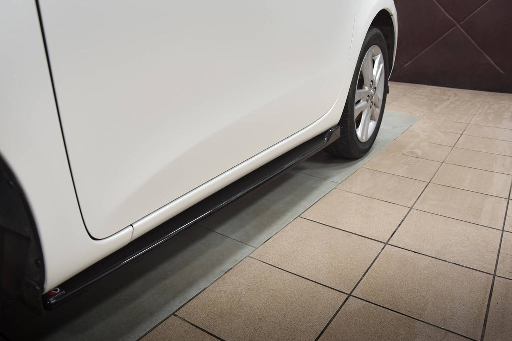 Maxton Design Difusores de taloneras laterales para Toyota IQ - imagen 3