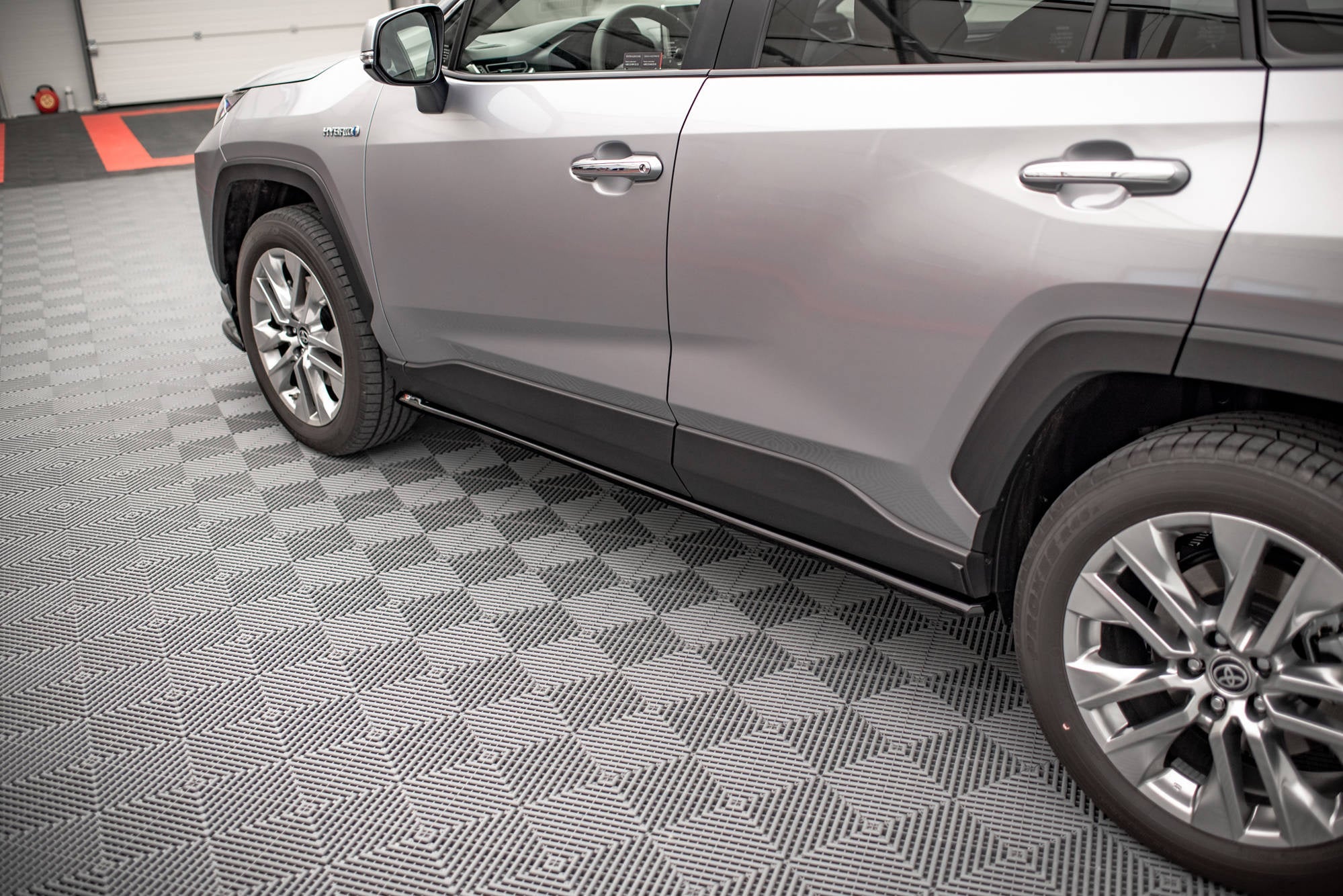 Maxton Design Difusores de taloneras laterales para Toyota RAV4 Mk5 - imagen 2