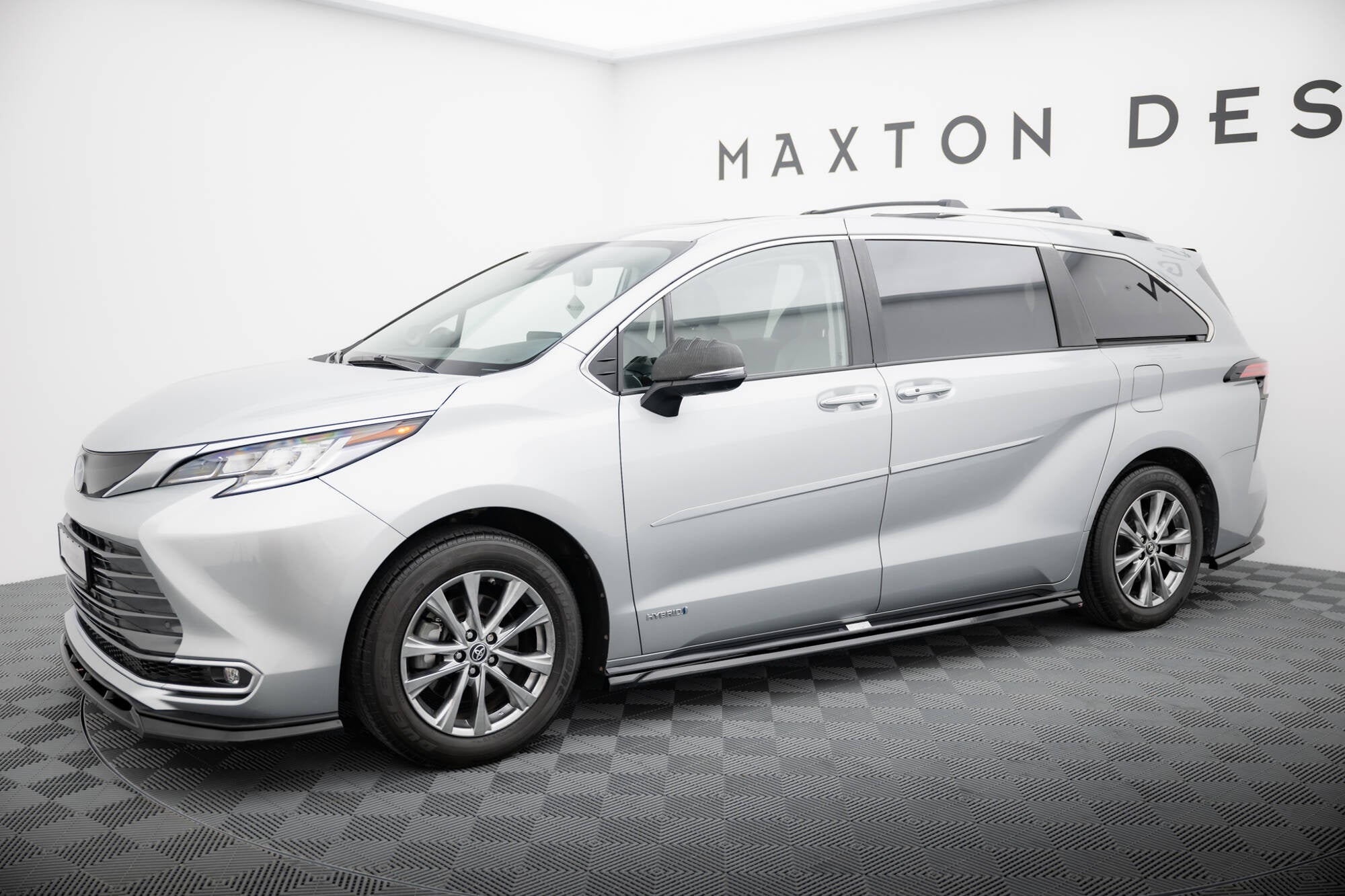Maxton Design Difusores de taloneras laterales para Toyota Sienna Mk4 - imagen 2