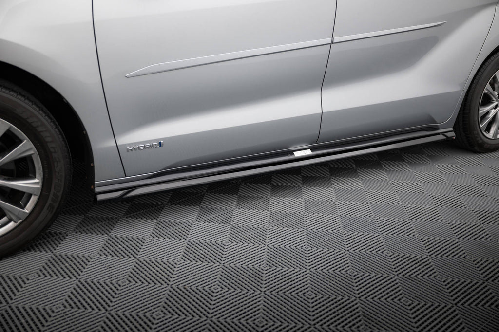 Maxton Design Difusores de taloneras laterales para Toyota Sienna Mk4 - imagen 1