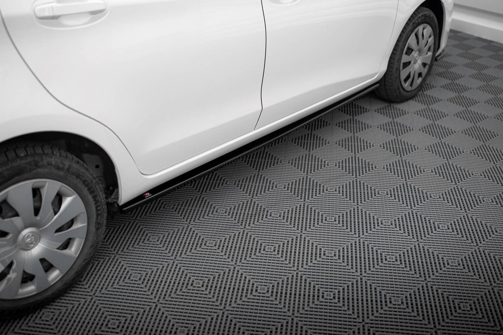 Maxton Design Difusores de taloneras laterales para Toyota Yaris Mk3 Facelift - imagen 2