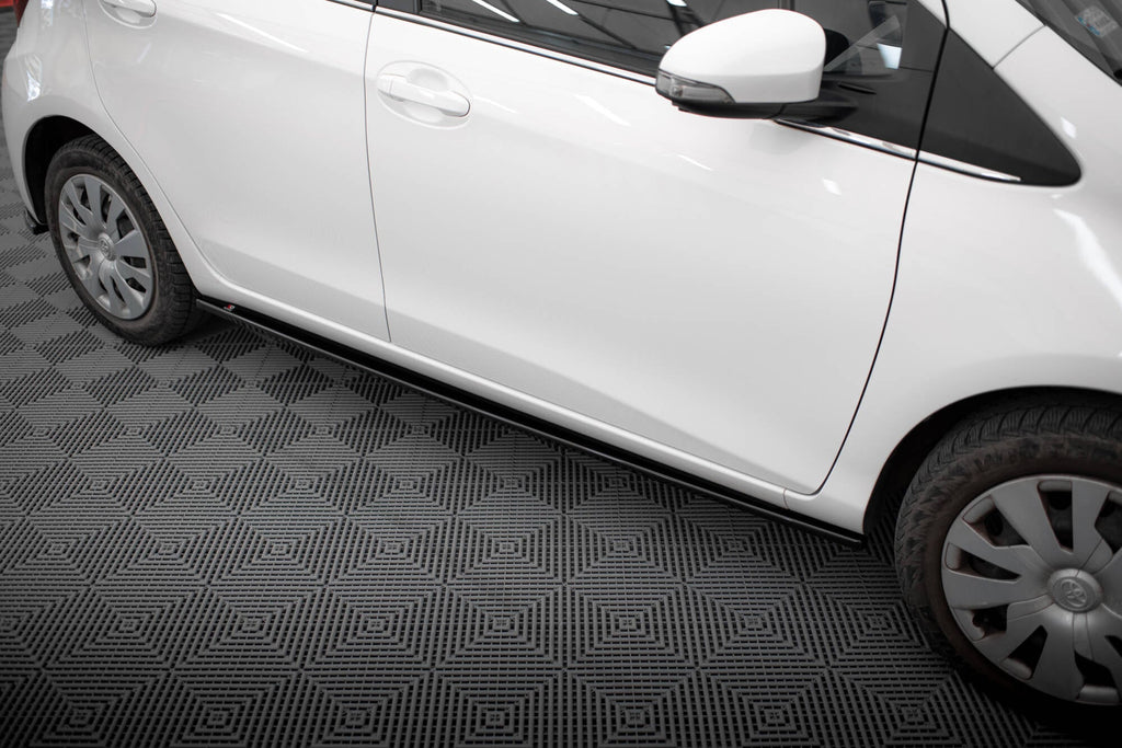 Maxton Design Difusores de taloneras laterales para Toyota Yaris Mk3 Facelift - imagen 1